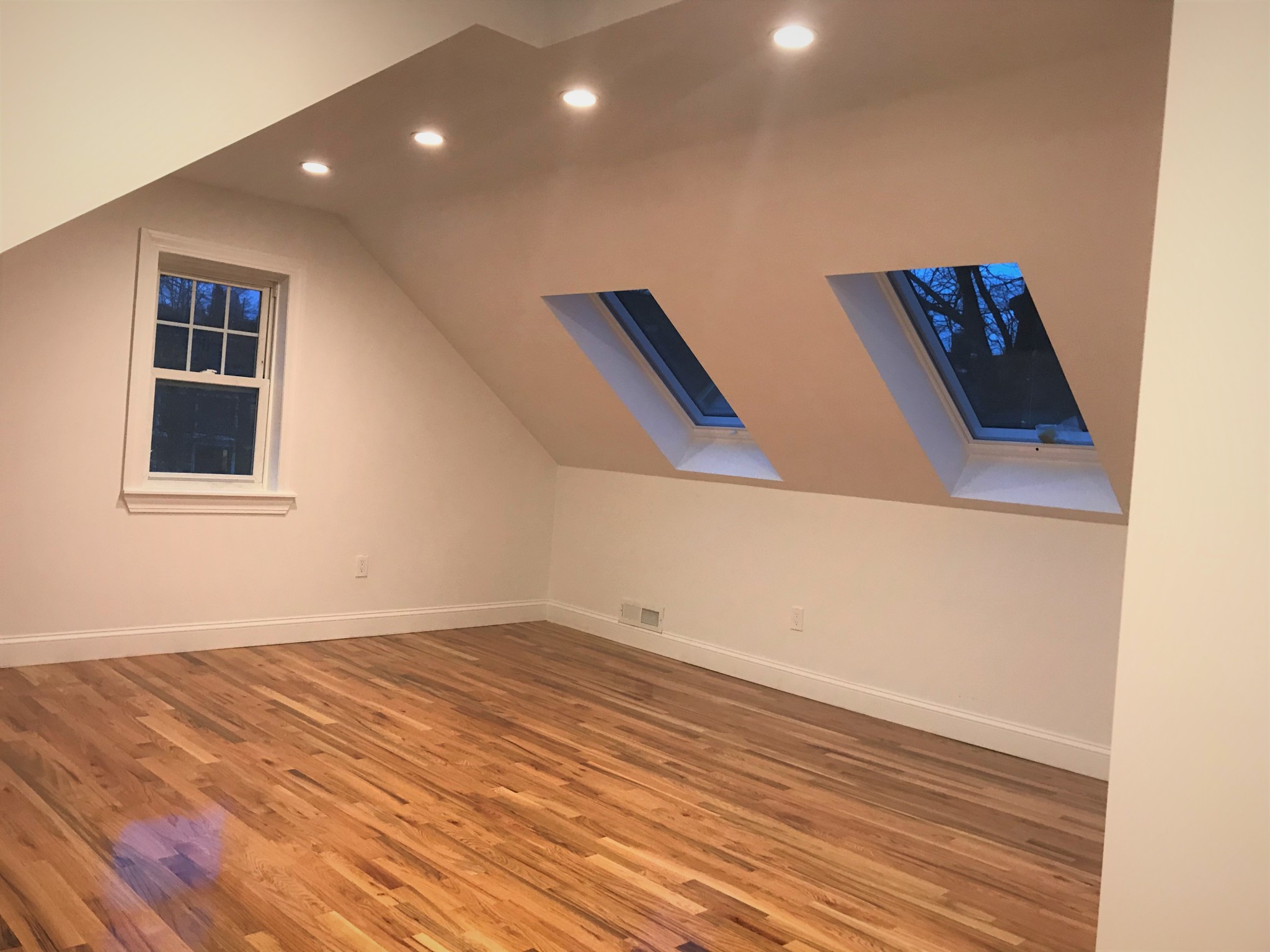 5 bed, 2 bath apartment for rent at 7 Perry St Unit 3, Brookline Village — photo 7 of 25