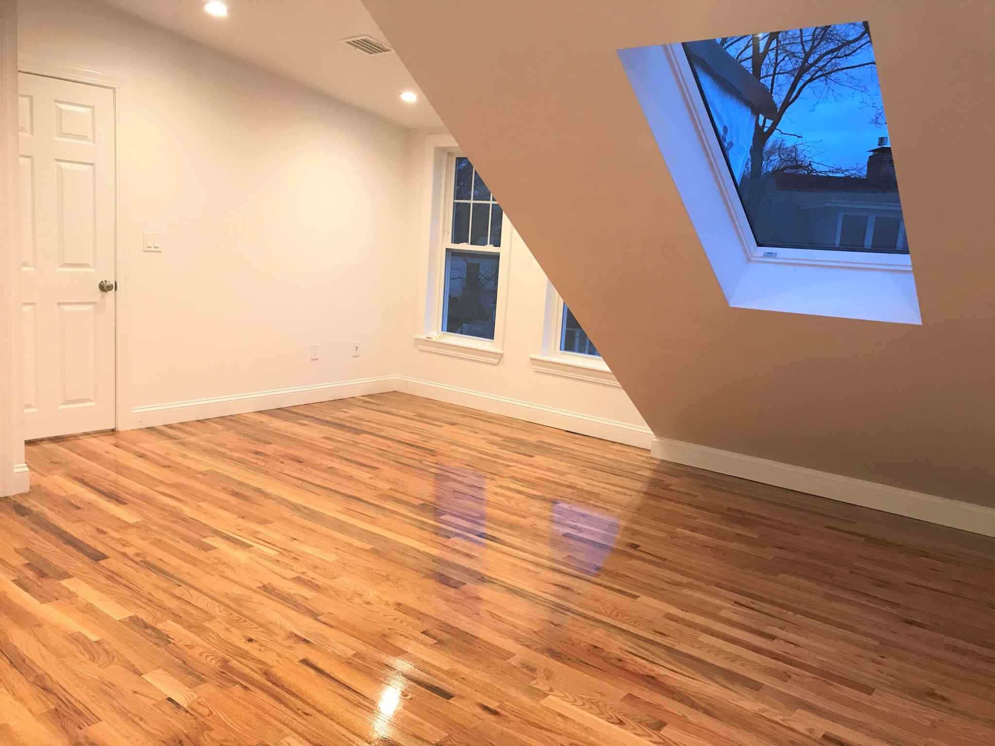 5 bed, 2 bath apartment for rent at 7 Perry St Unit 3, Brookline Village — photo 8 of 25