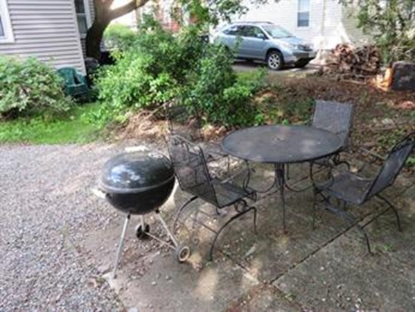 3 bed, 1 bath apartment for rent at 36 Beaconsfield Unit 2, Beaconsfield — photo 7 of 13