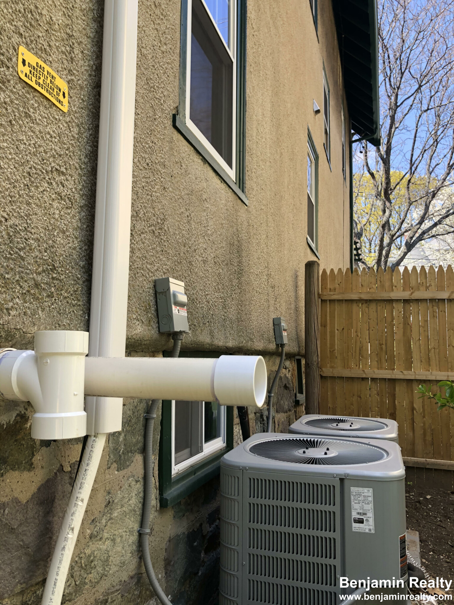 111 Sumner Rd, Brookline Hills