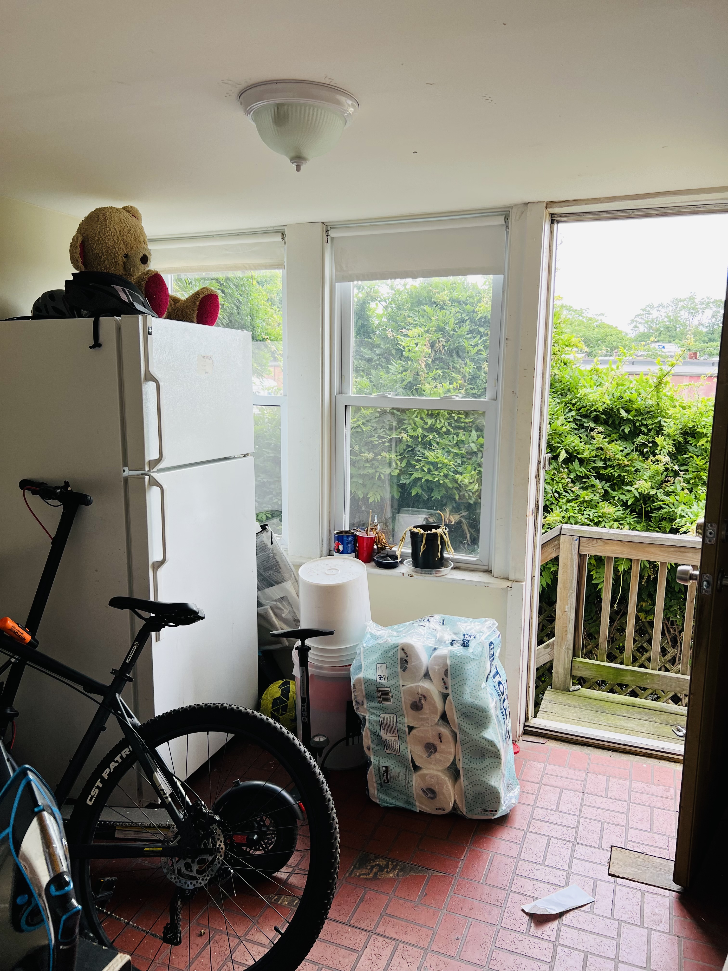 12 Pratt St, Allston