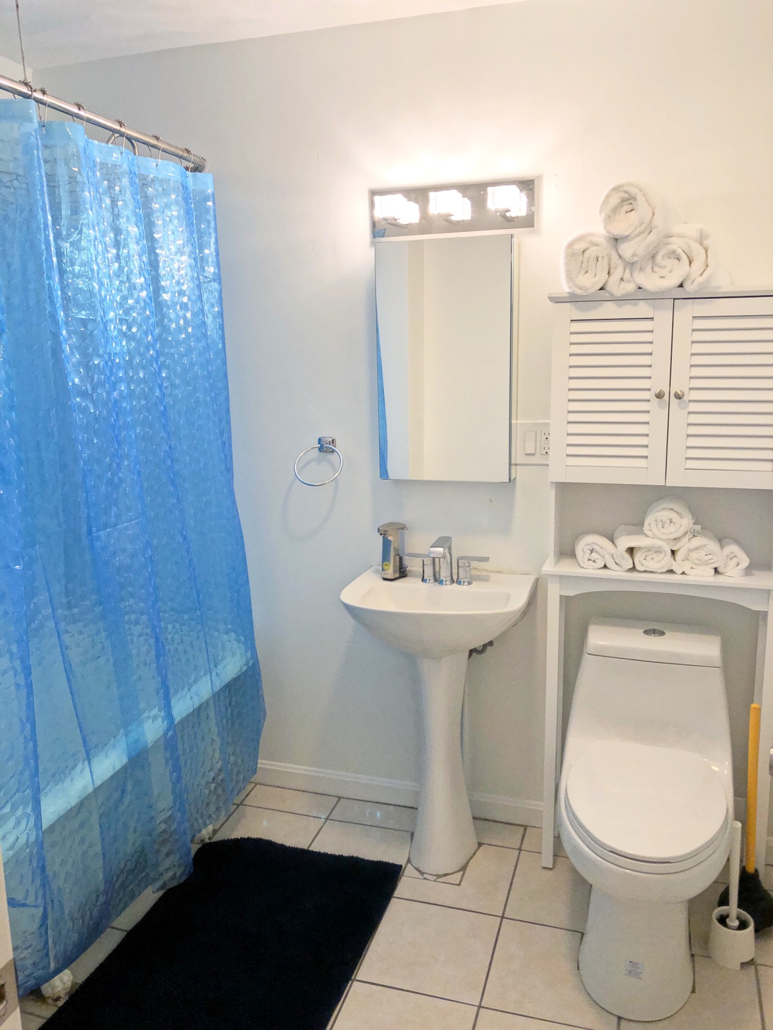 130 8th St, South Boston