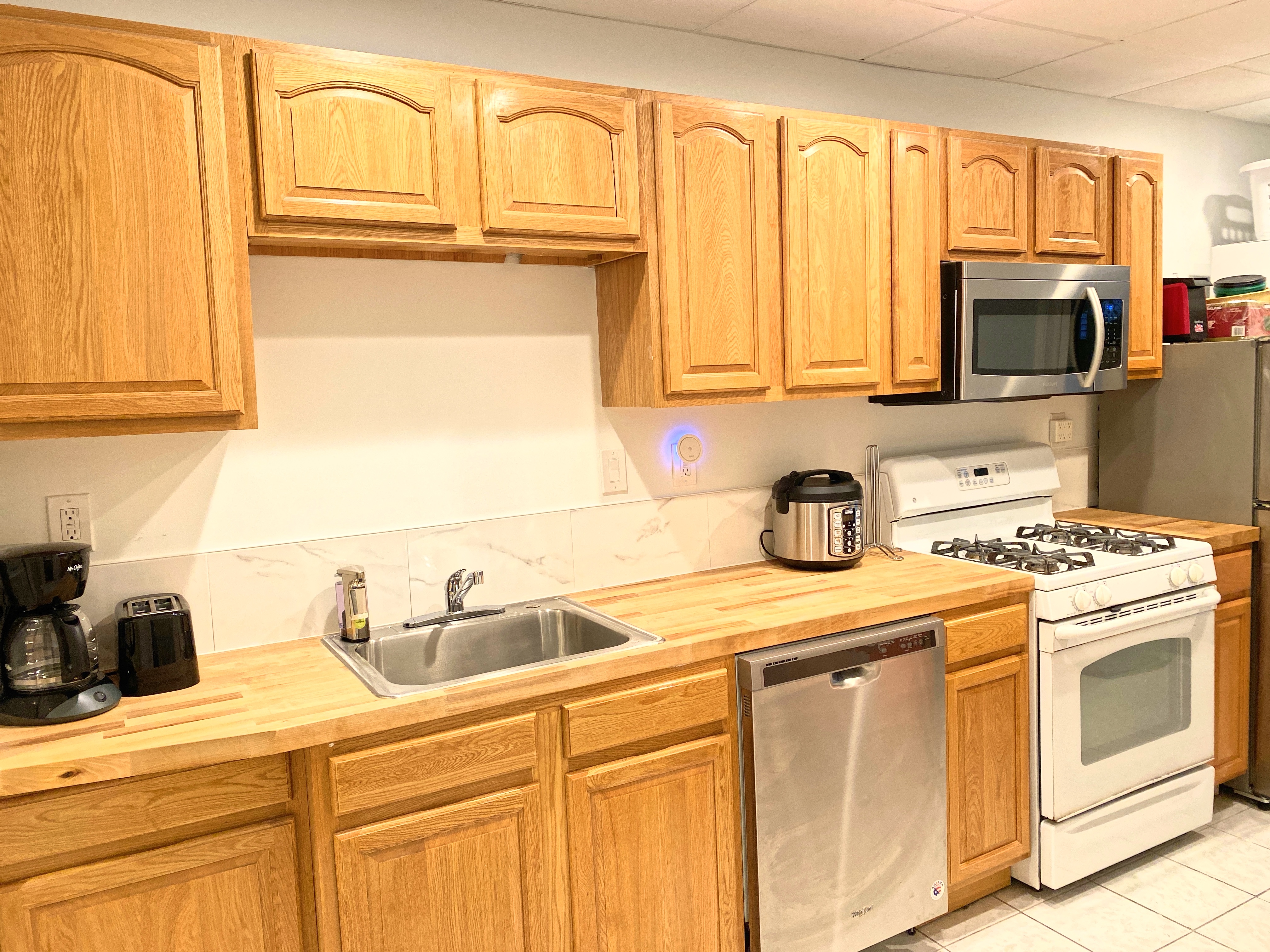 130 W 8th St, South Boston