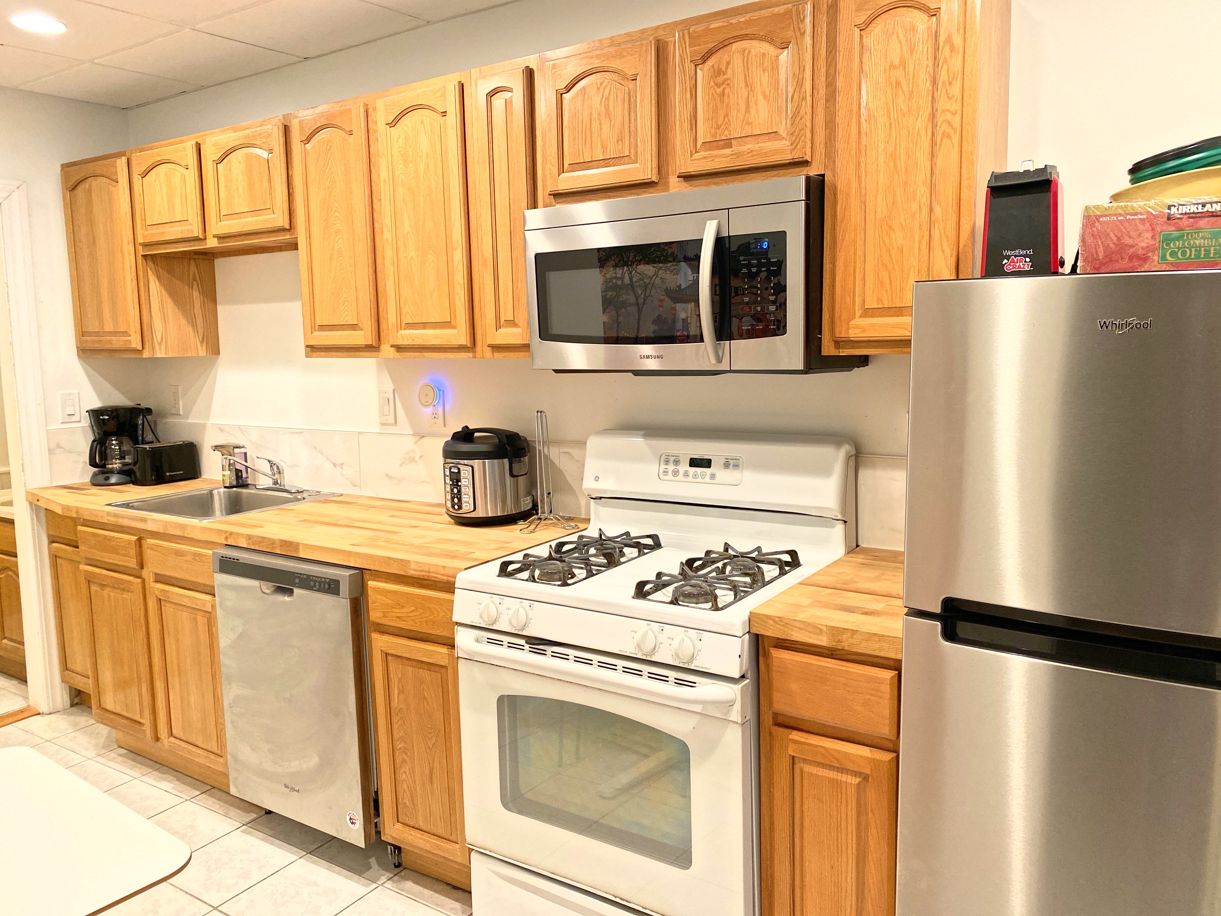 130 W 8th St, South Boston