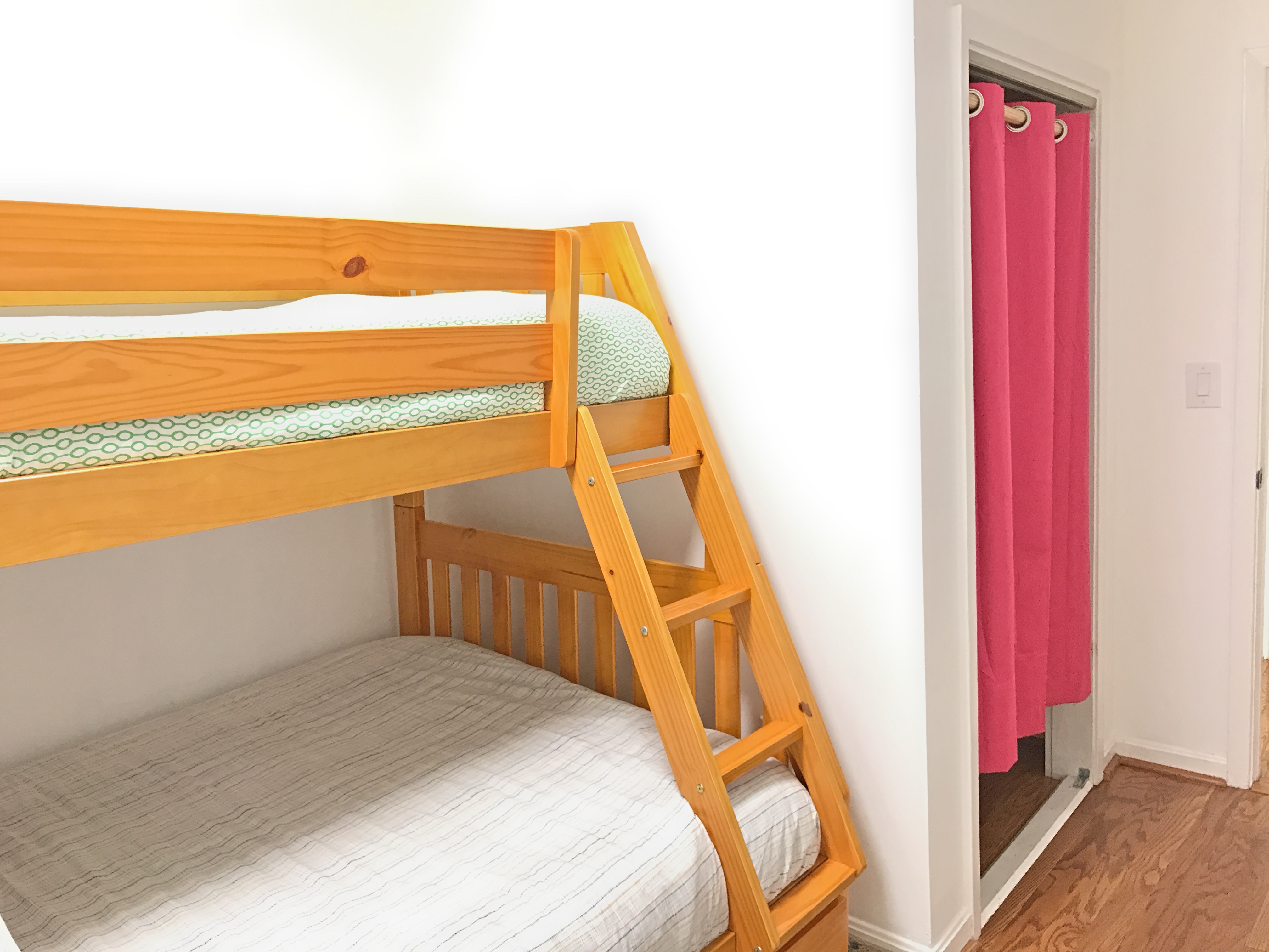 37 Telegraph St, South Boston