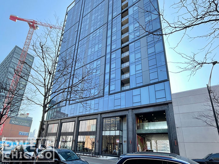 1125 West Van Buren St. - 2,970USD / month