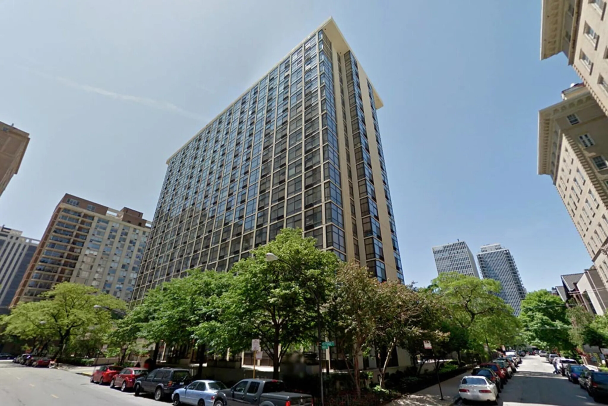 65 East Scott St., Chicago, IL - 2,285 USD/ month
