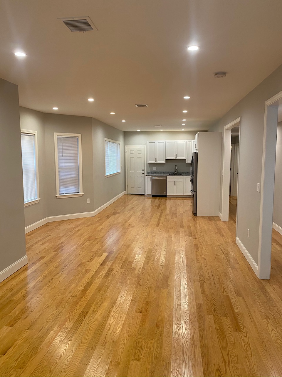 4 bed, 1 bath apartment for rent at 228 Fellsway Unit 2, North Medford — photo 35 of 39