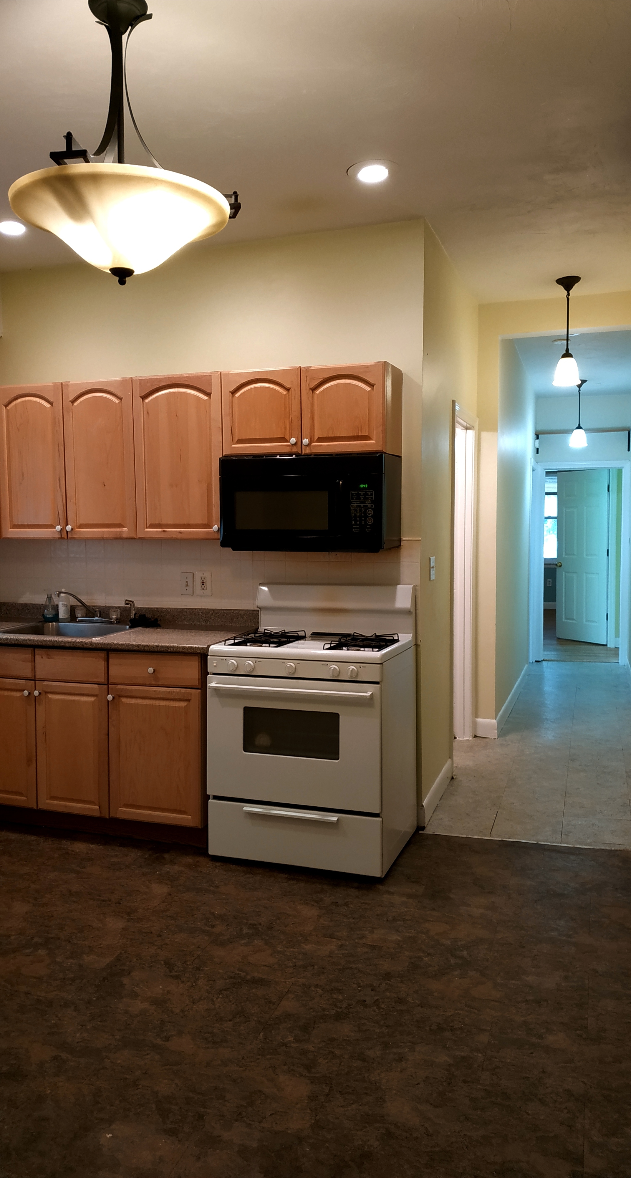 3 bed, 1.5 bath apartment for rent at 168 Windsor St Unit 1, Central Square — photo 24 of 33