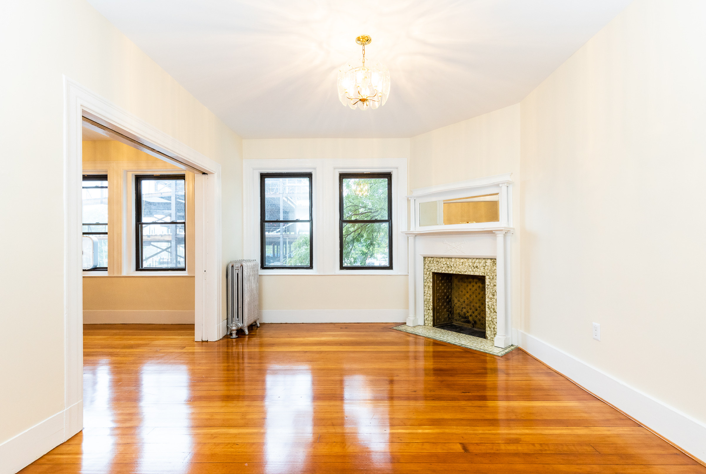 4 bed, 2 bath apartment for rent at 133 Cypress St Unit I, Brookline Hills — photo 2 of 17