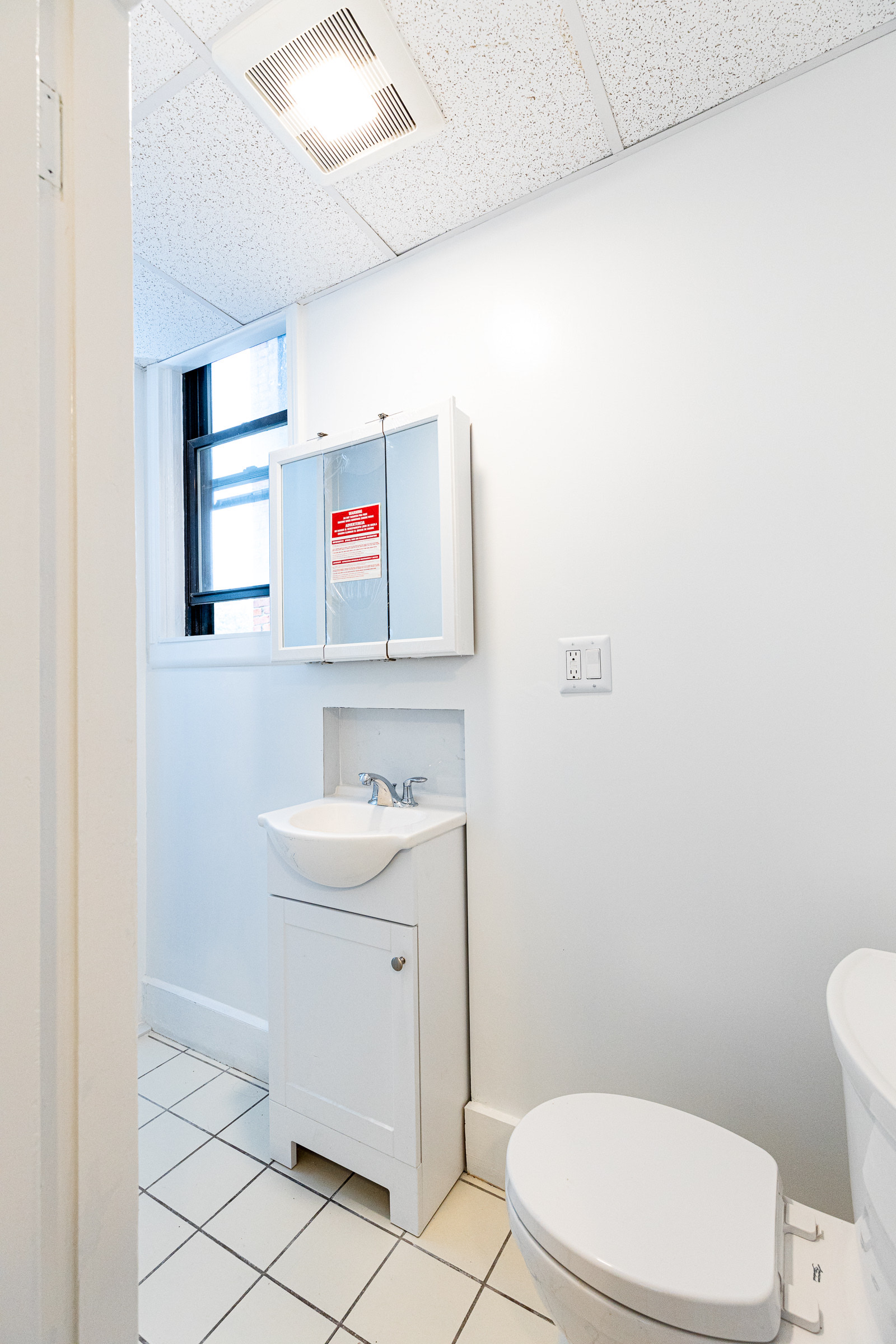 4 bed, 2 bath apartment for rent at 133 Cypress St Unit I, Brookline Hills — photo 8 of 17