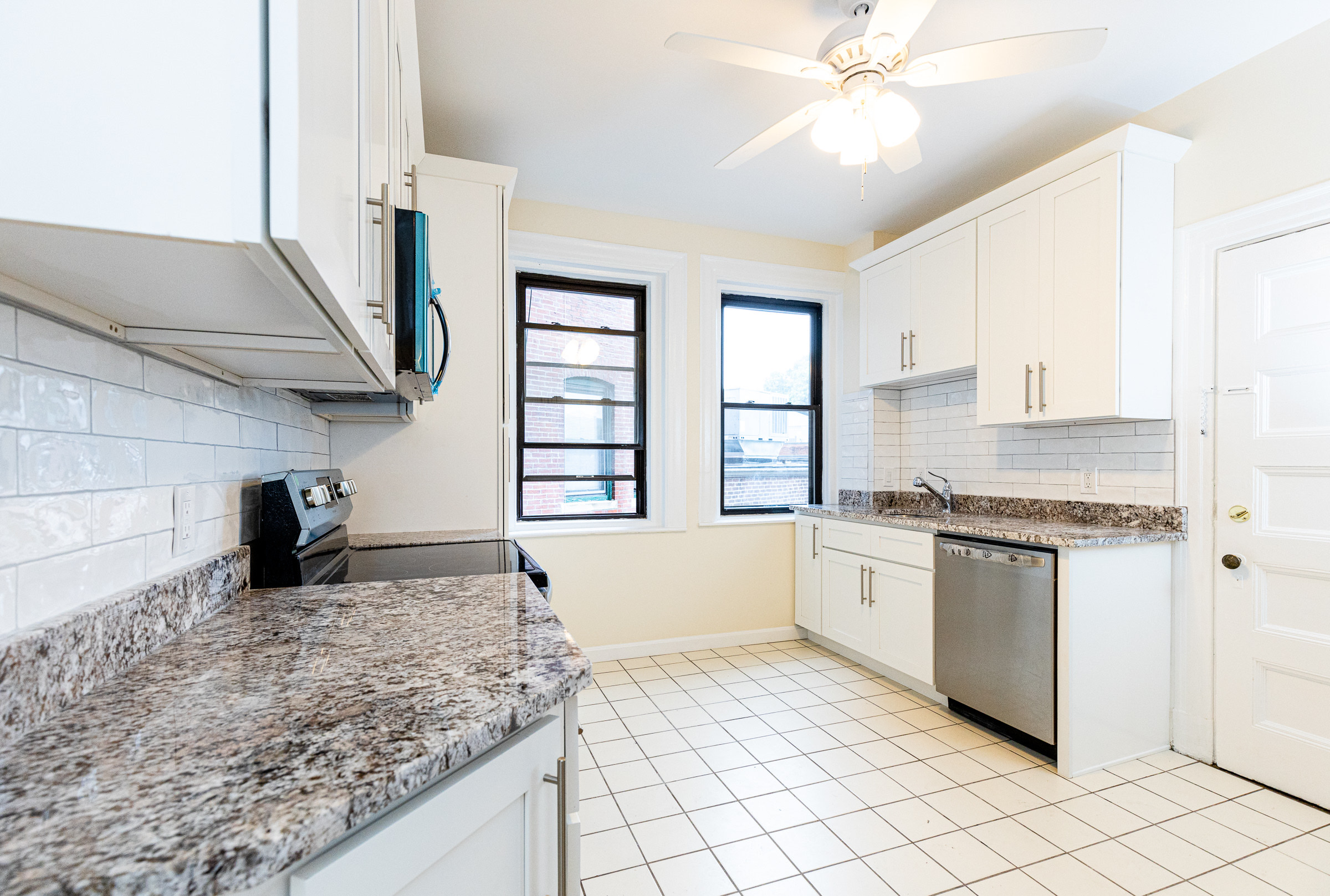 4 bed, 2 bath apartment for rent at 133 Cypress St Unit I, Brookline Hills — photo 3 of 17
