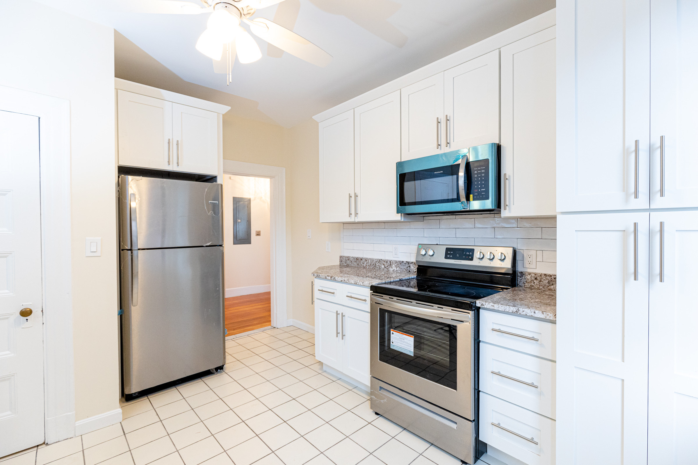 4 bed, 2 bath apartment for rent at 133 Cypress St Unit I, Brookline Hills — photo 4 of 17