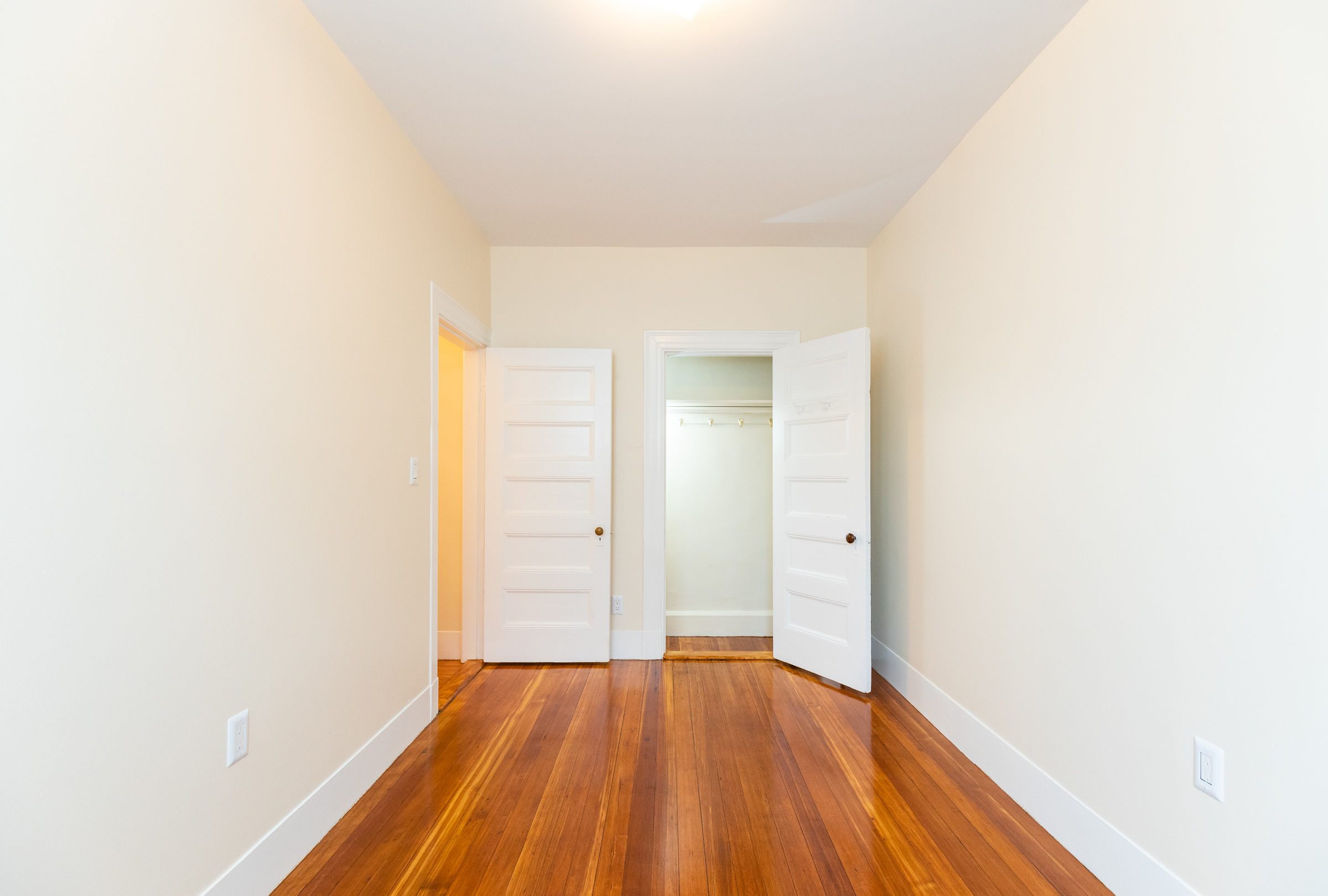 4 bed, 2 bath apartment for rent at 133 Cypress St Unit I, Brookline Hills — photo 16 of 17