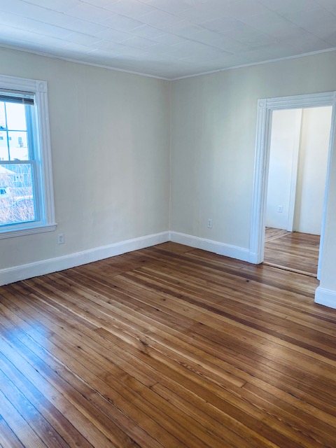 5 bed, 2 bath apartment for rent at 30 Richardson St Unit 2, Brighton — photo 8 of 10