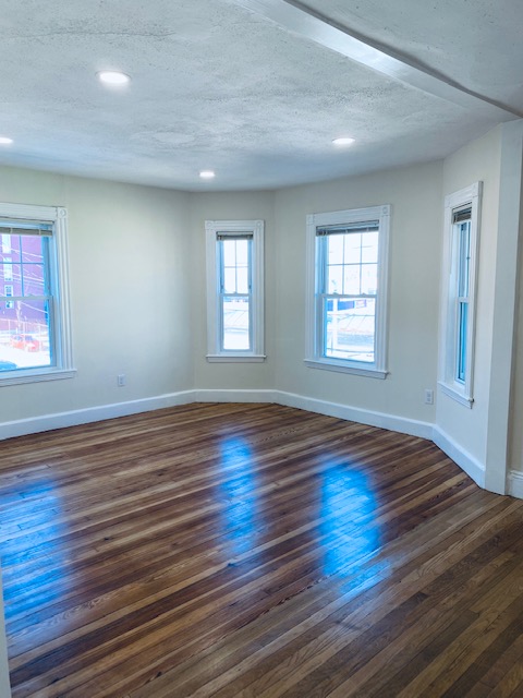5 bed, 2 bath apartment for rent at 30 Richardson St Unit 2, Brighton — photo 6 of 10