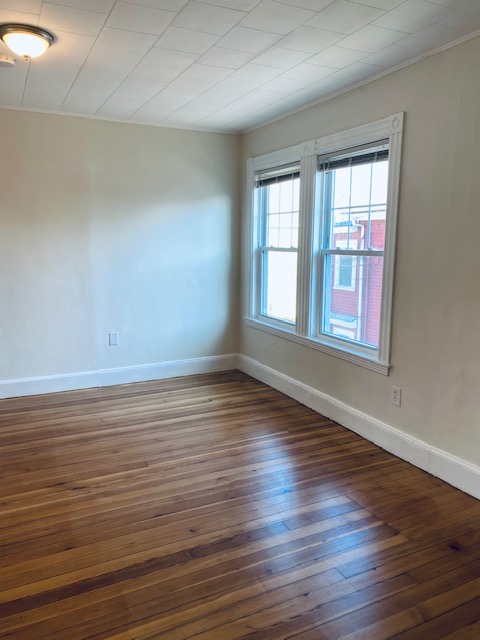 5 bed, 2 bath apartment for rent at 30 Richardson St Unit 2, Brighton — photo 9 of 10
