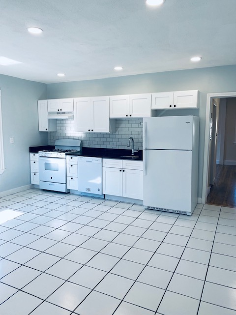 5 bed, 2 bath apartment for rent at 30 Richardson St Unit 2, Brighton — photo 1 of 10