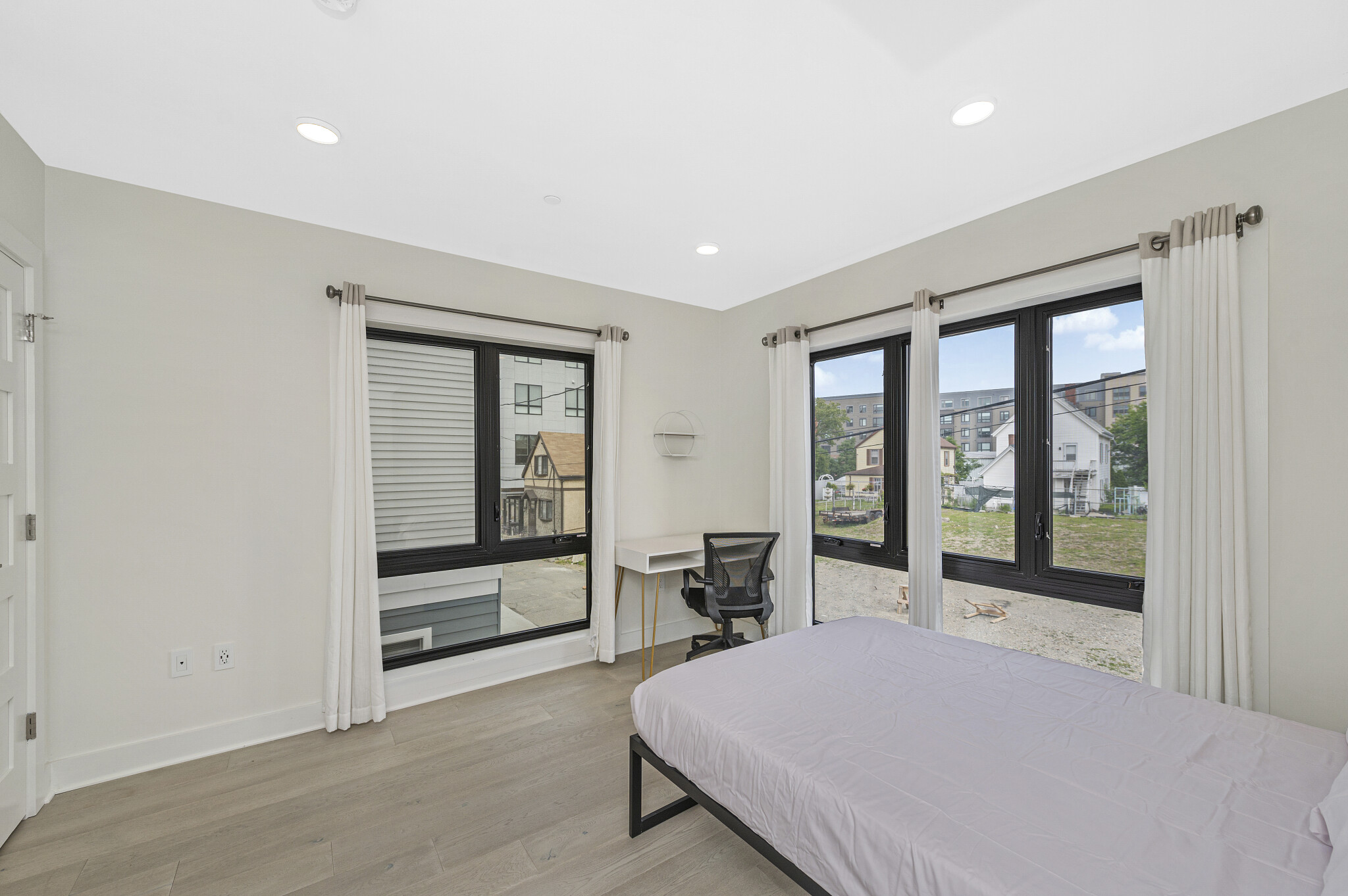 85 Willow Ct, South Boston