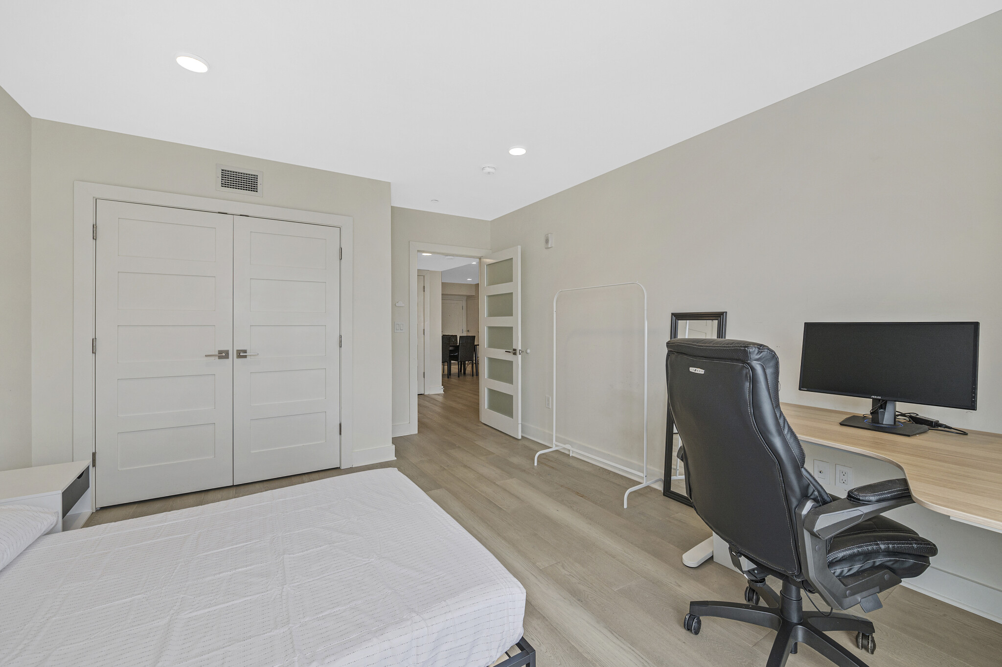 85 Willow Ct, South Boston