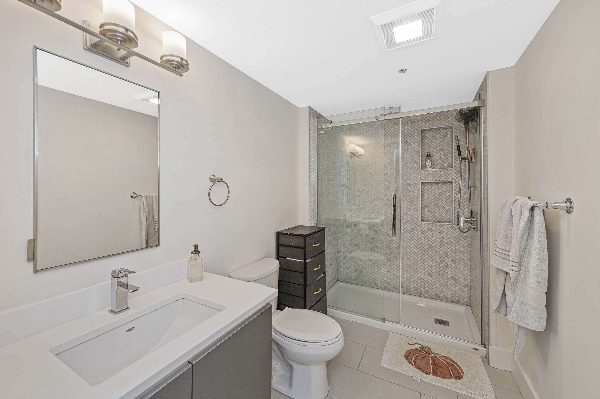 85 Willow Ct, South Boston