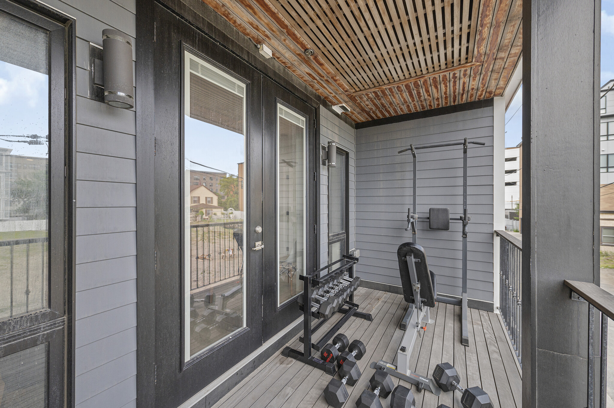 85 Willow Ct, South Boston