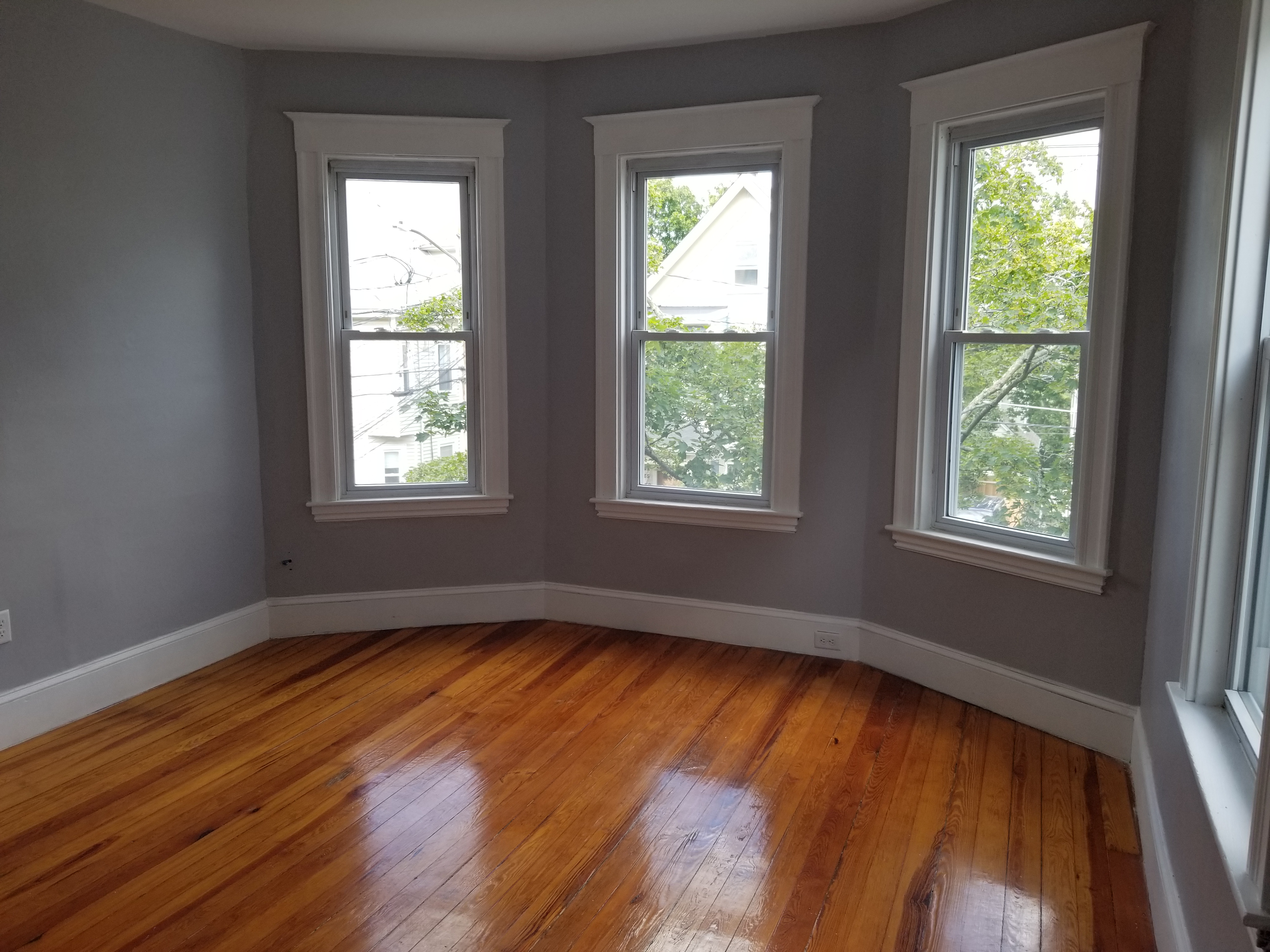 4 bed, 2 bath apartment for rent at 20 Madison St Unit 20, Winter Hill — photo 1 of 17