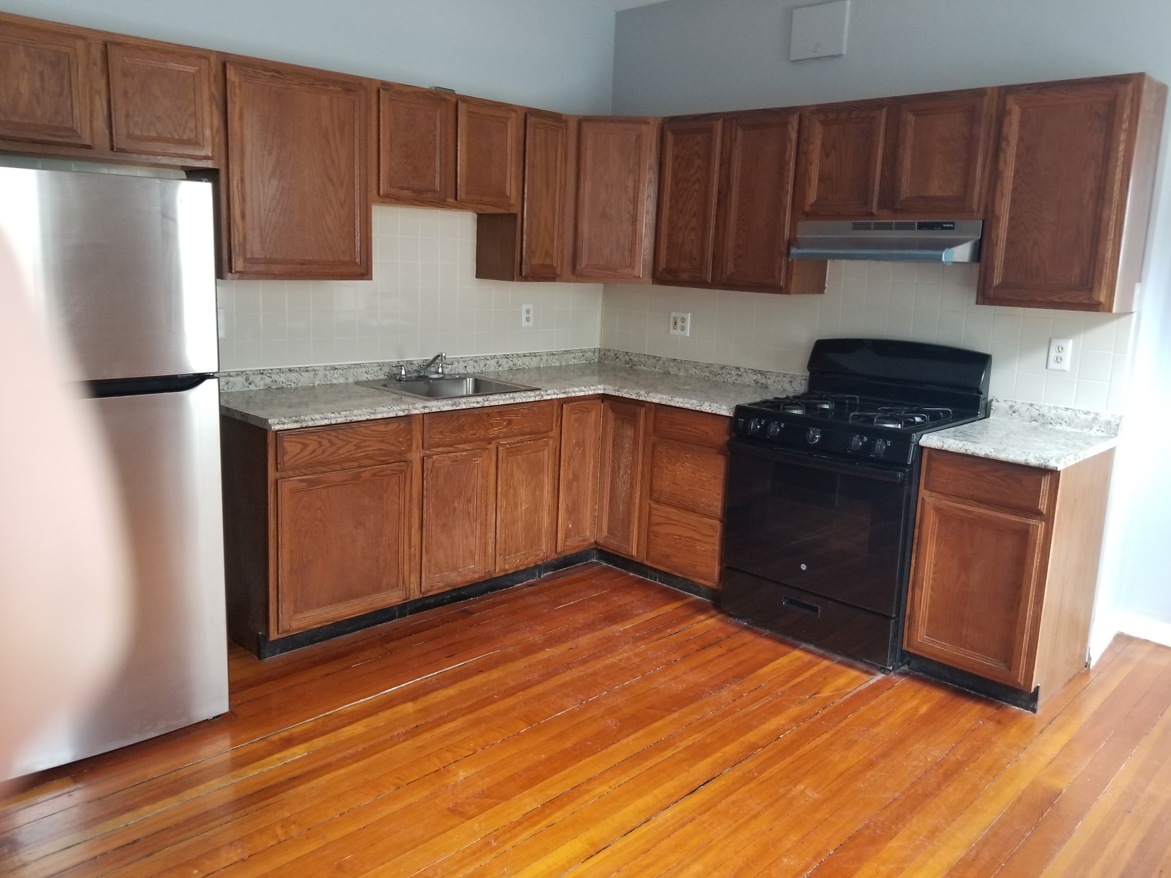 4 bed, 2 bath apartment for rent at 20 Madison St Unit 20, Winter Hill — photo 12 of 17
