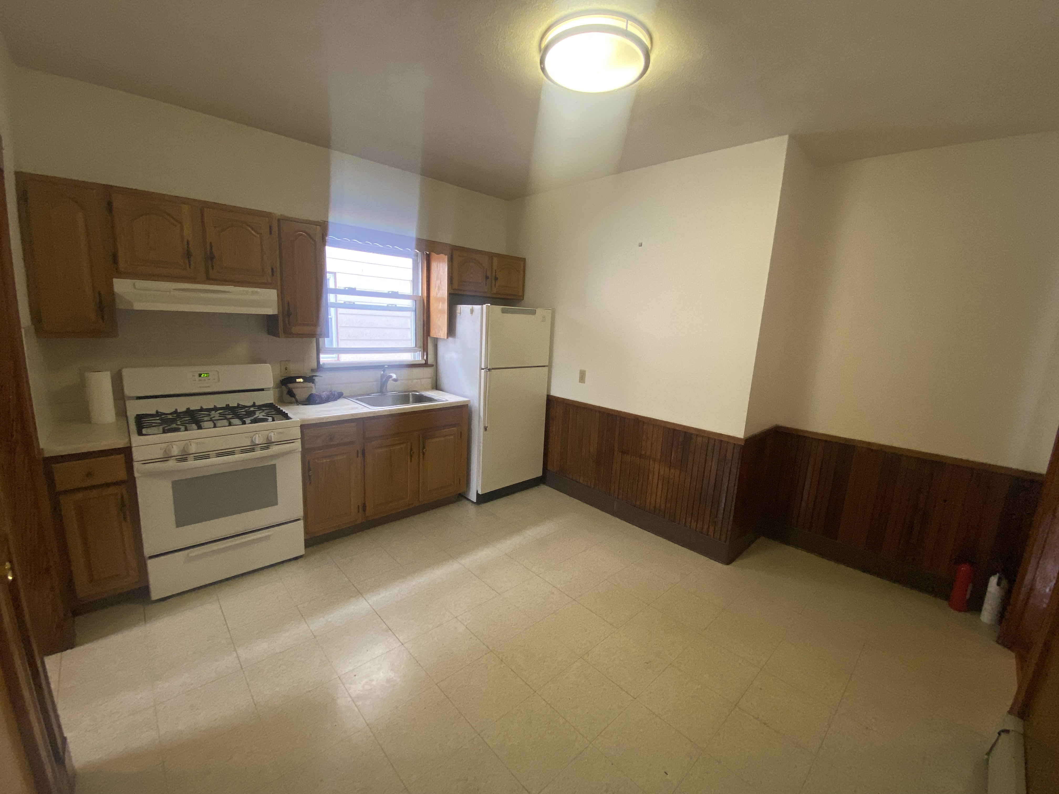 2 bed, 1 bath apartment for rent at 32 Oakland St Unit 2, Mid Cambridge — photo 3 of 12