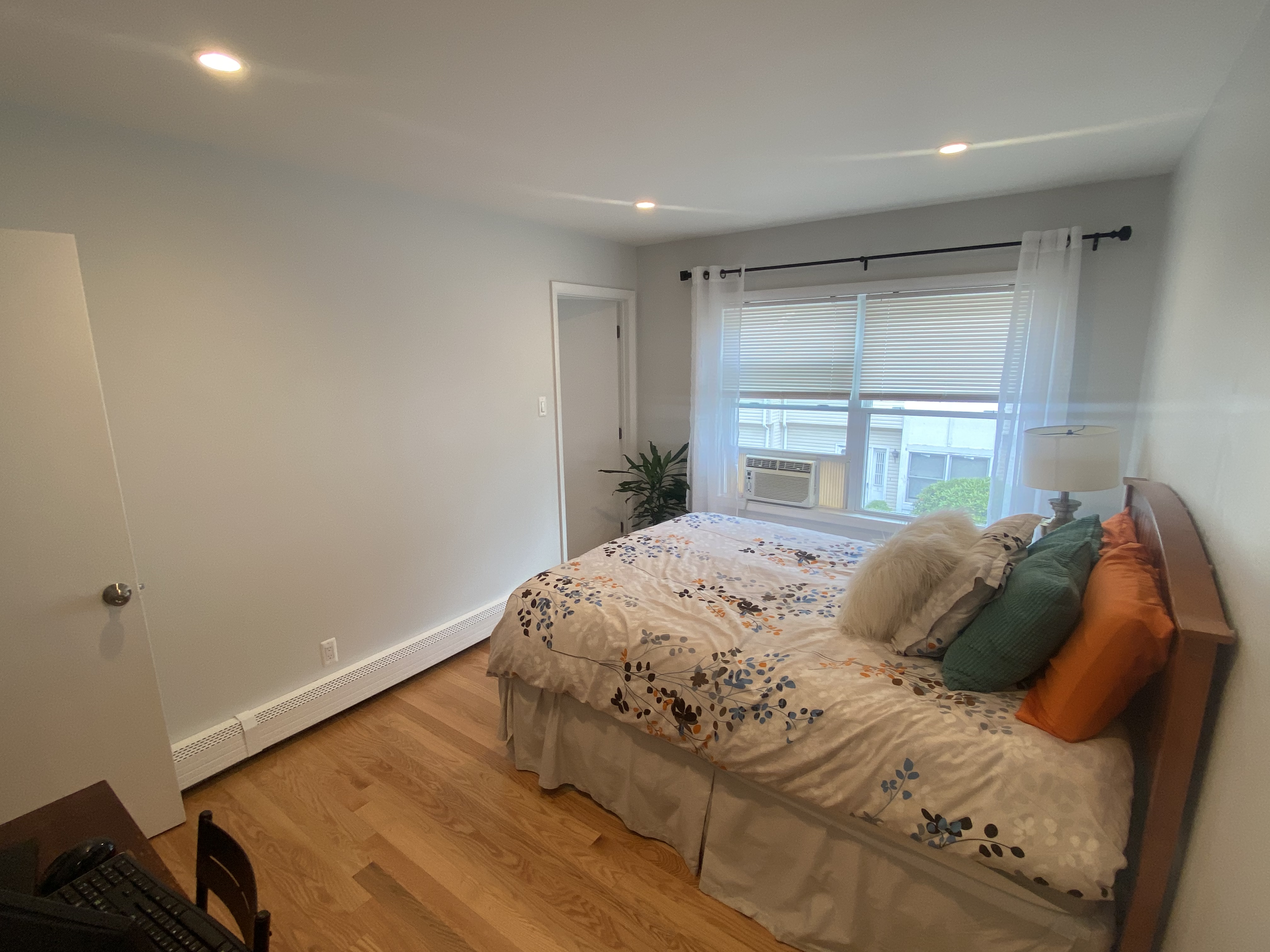 2 Howe Ter, Dorchester