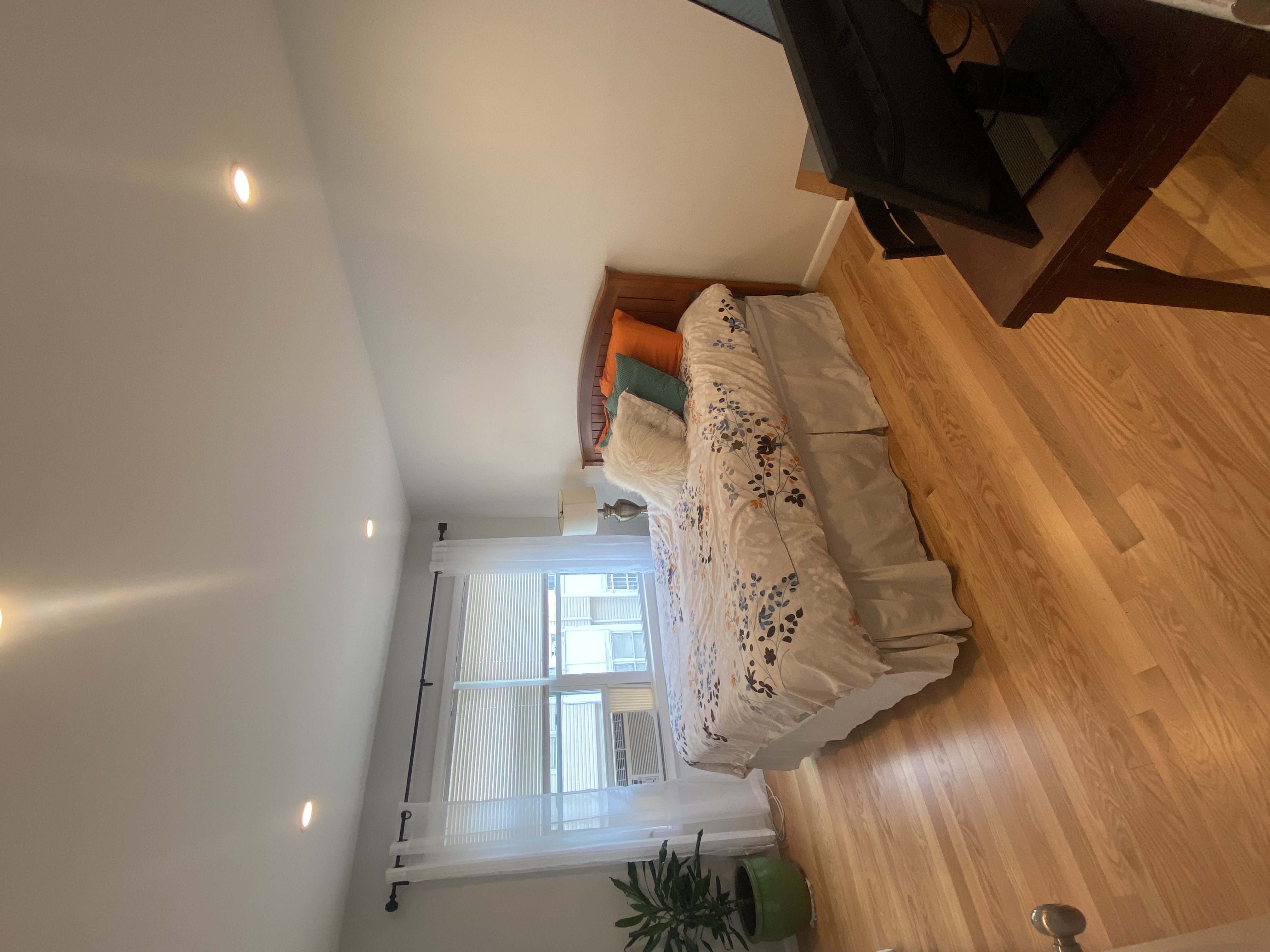 2 Howe Ter, Dorchester