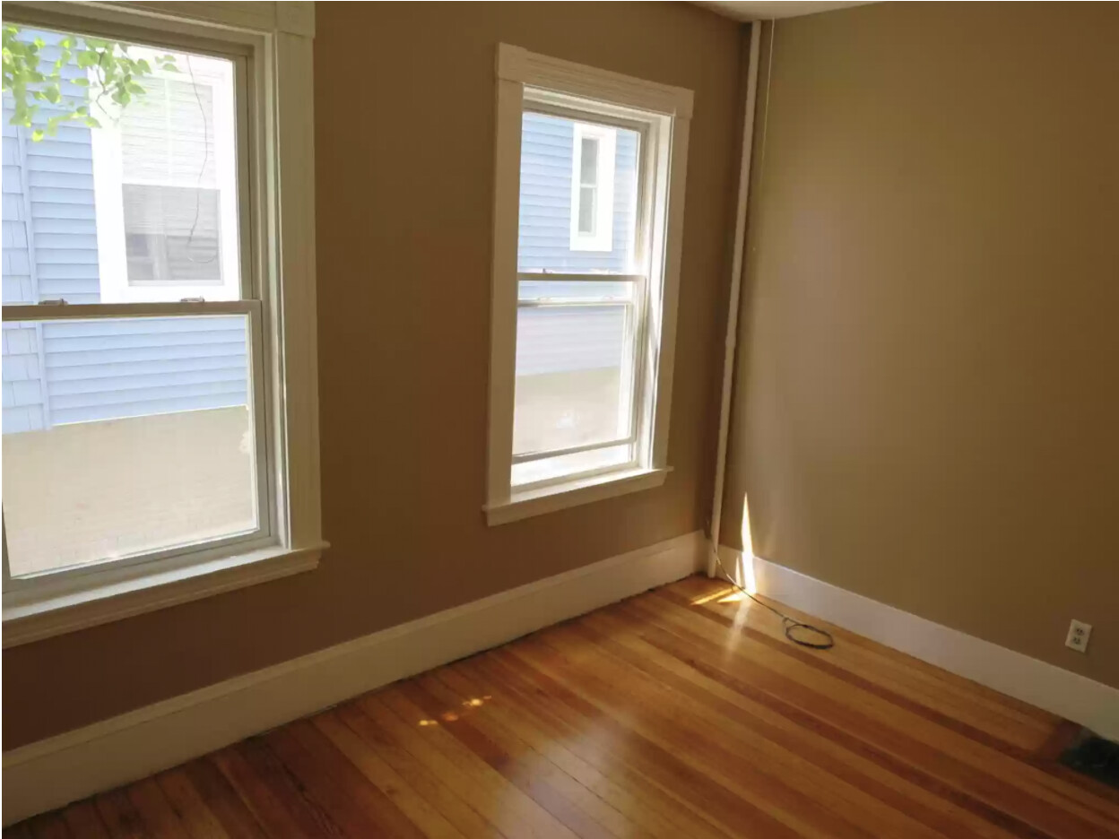 15 Atherton St, East Somerville