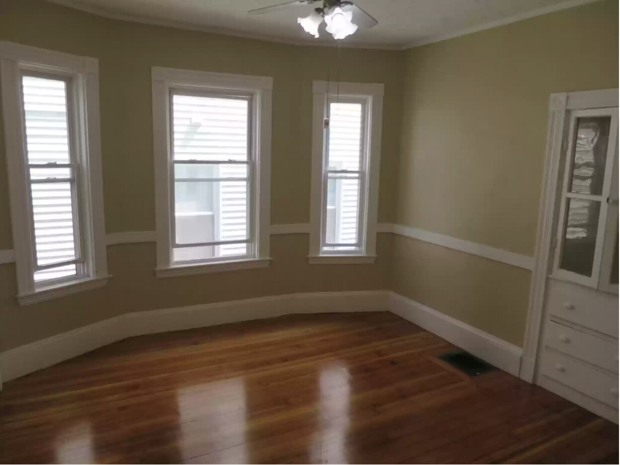 15 Atherton St, East Somerville