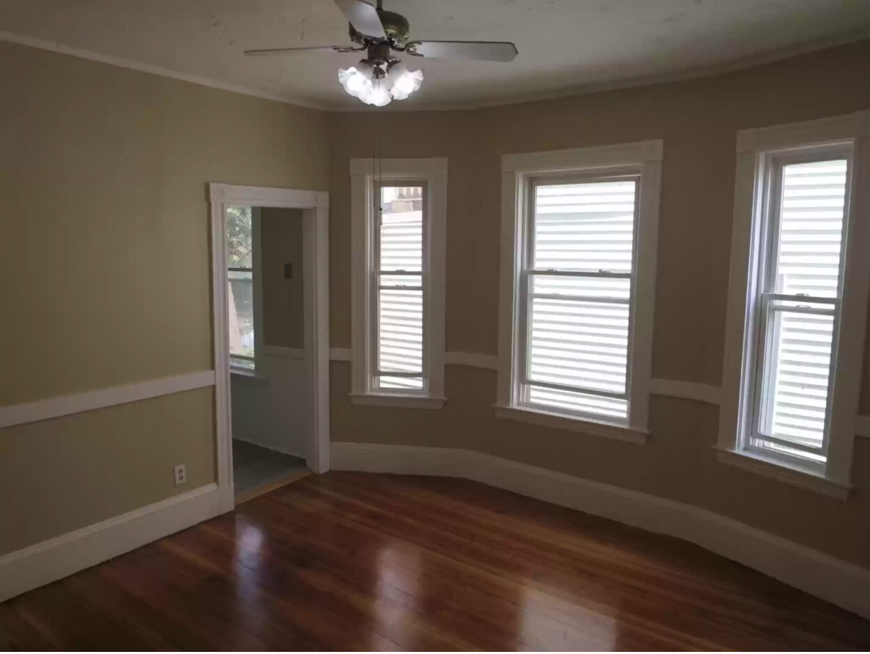 15 Atherton St, East Somerville