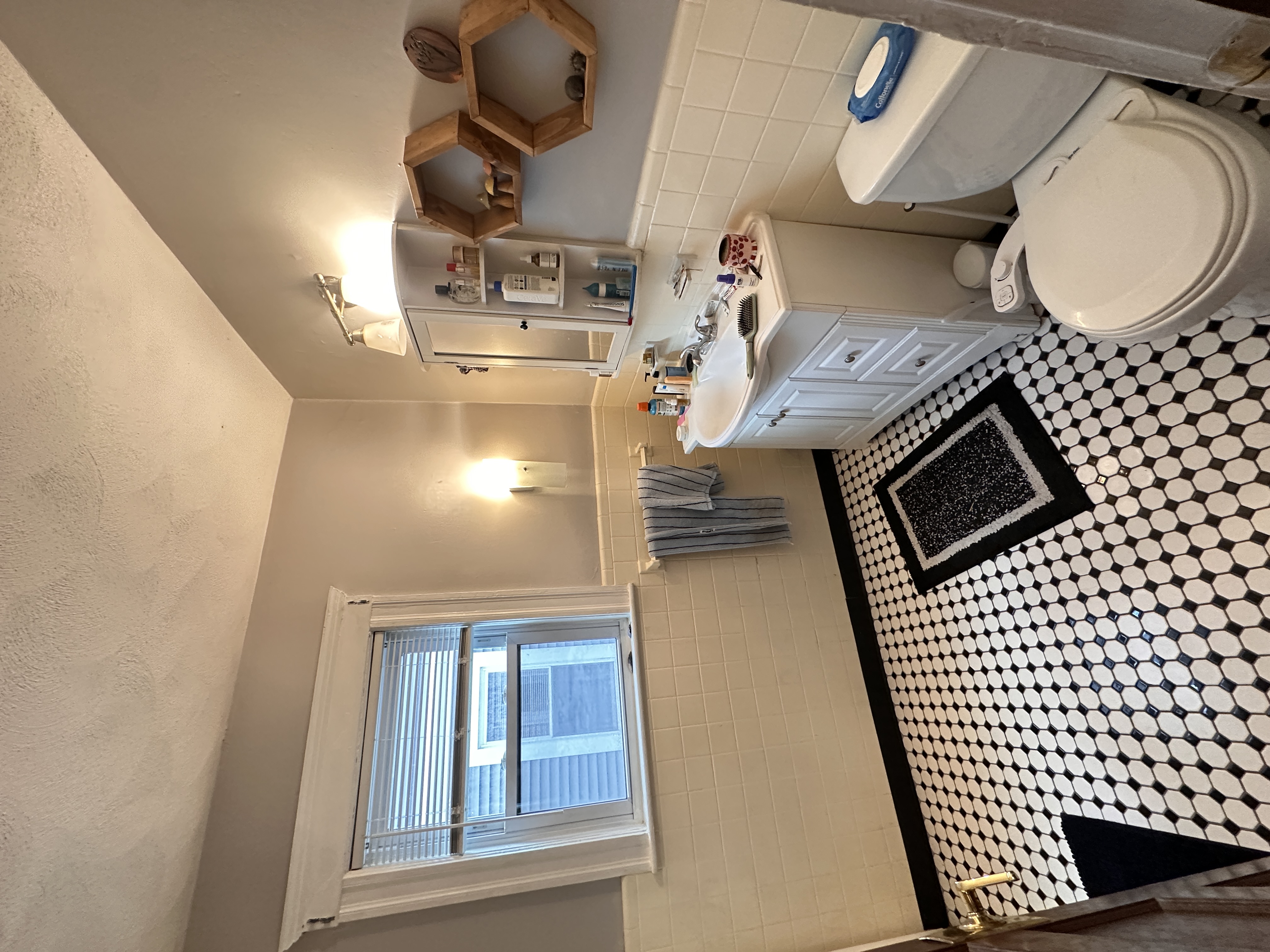 Photos of apartment on Fellsway West,Somerville MA 02145