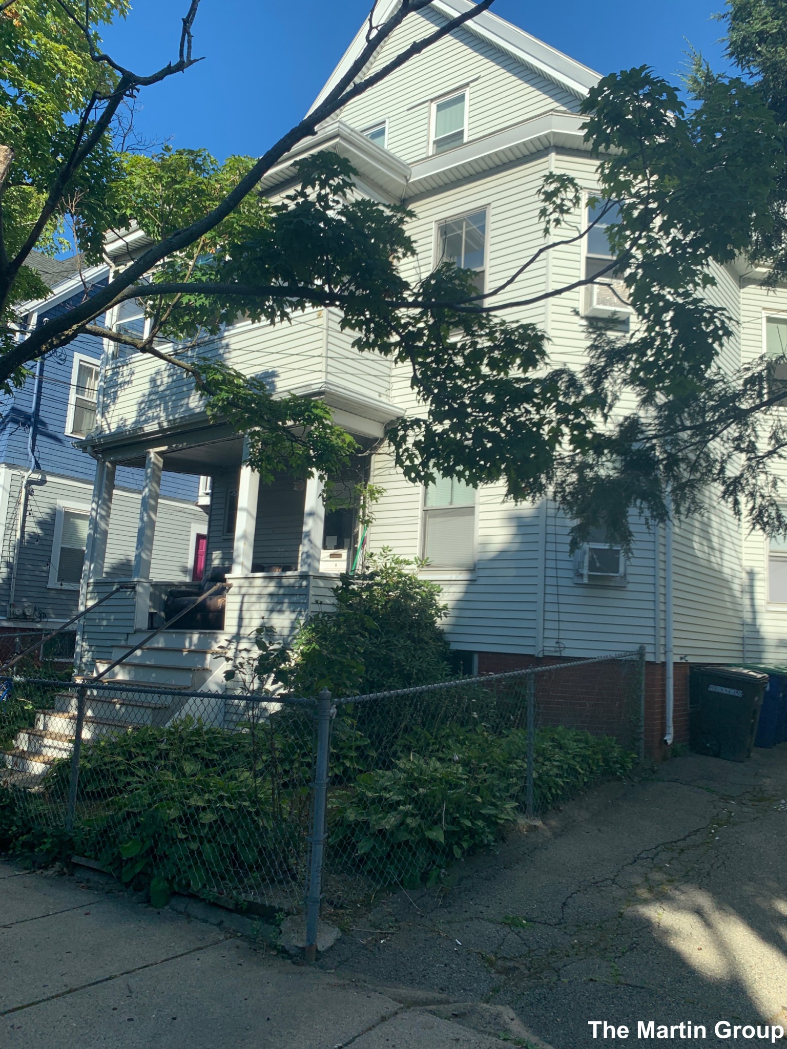 17 Henry Ave, Davis Square