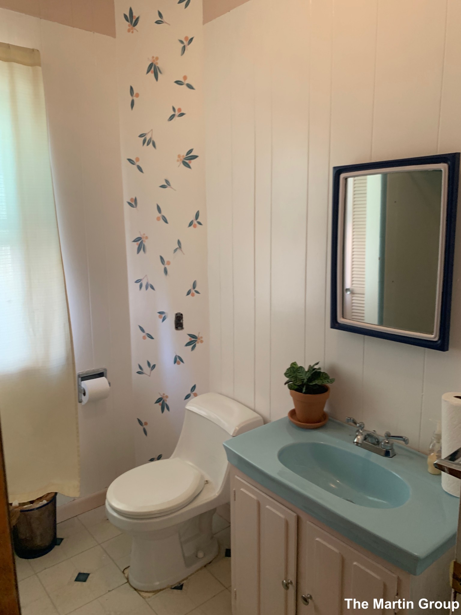 17 Henry Ave, Davis Square