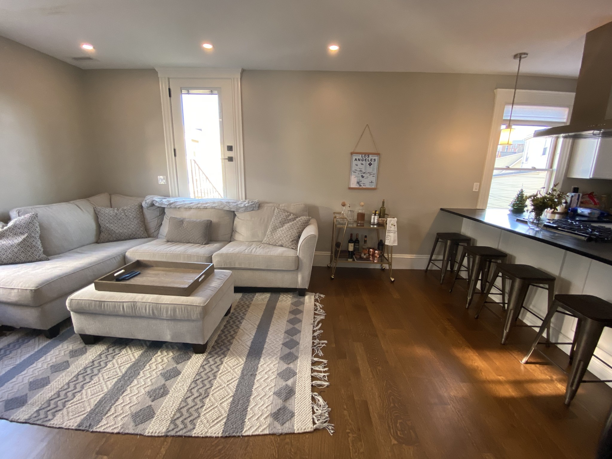 1 bed, 1 bath apartment for rent at 3 Dartmouth St Unit 2, Winter Hill — photo 2 of 26