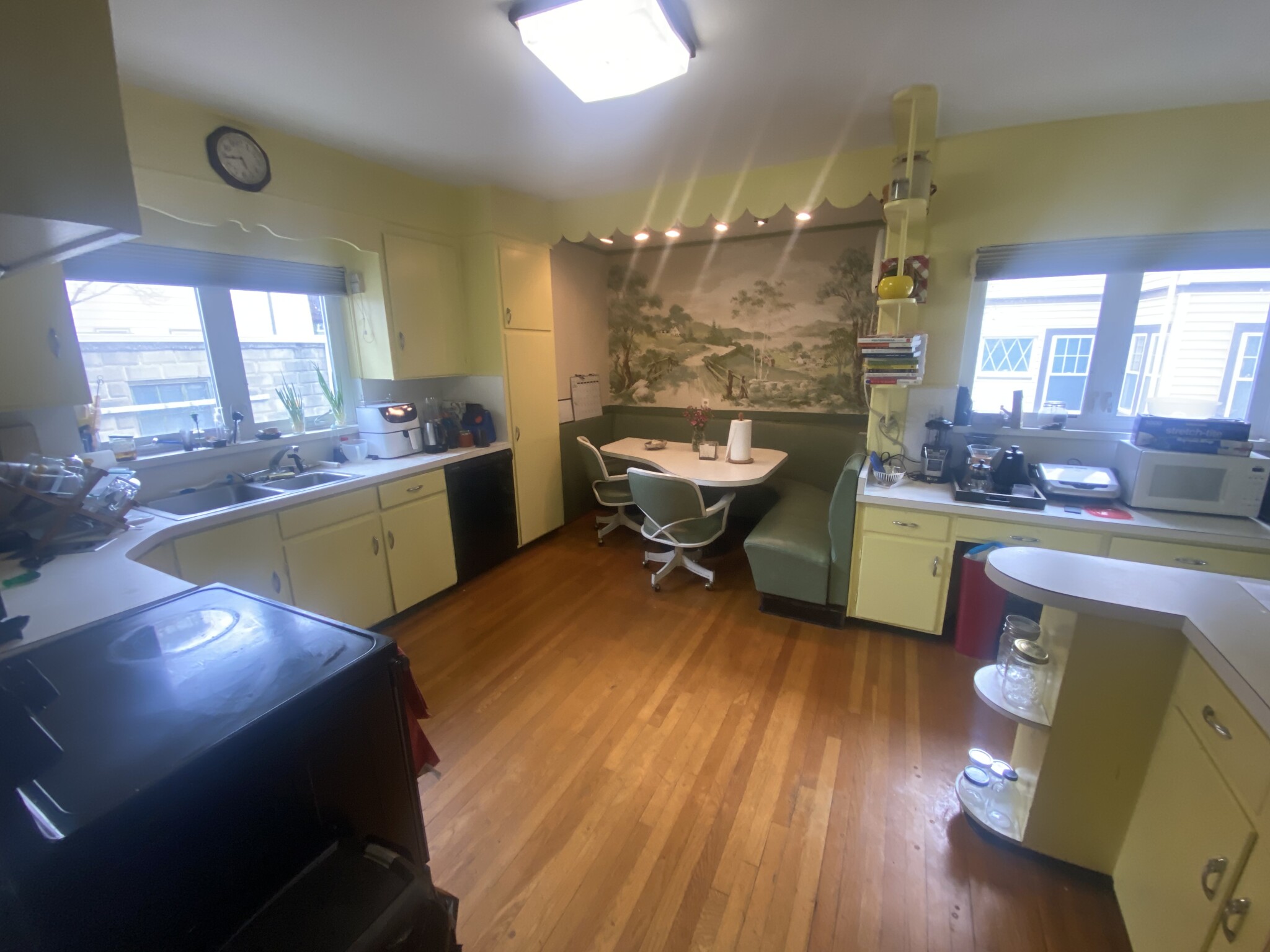 5 bed, 2 bath apartment for rent at 60 Rindge Ave, Cambridge — photo 4 of 19