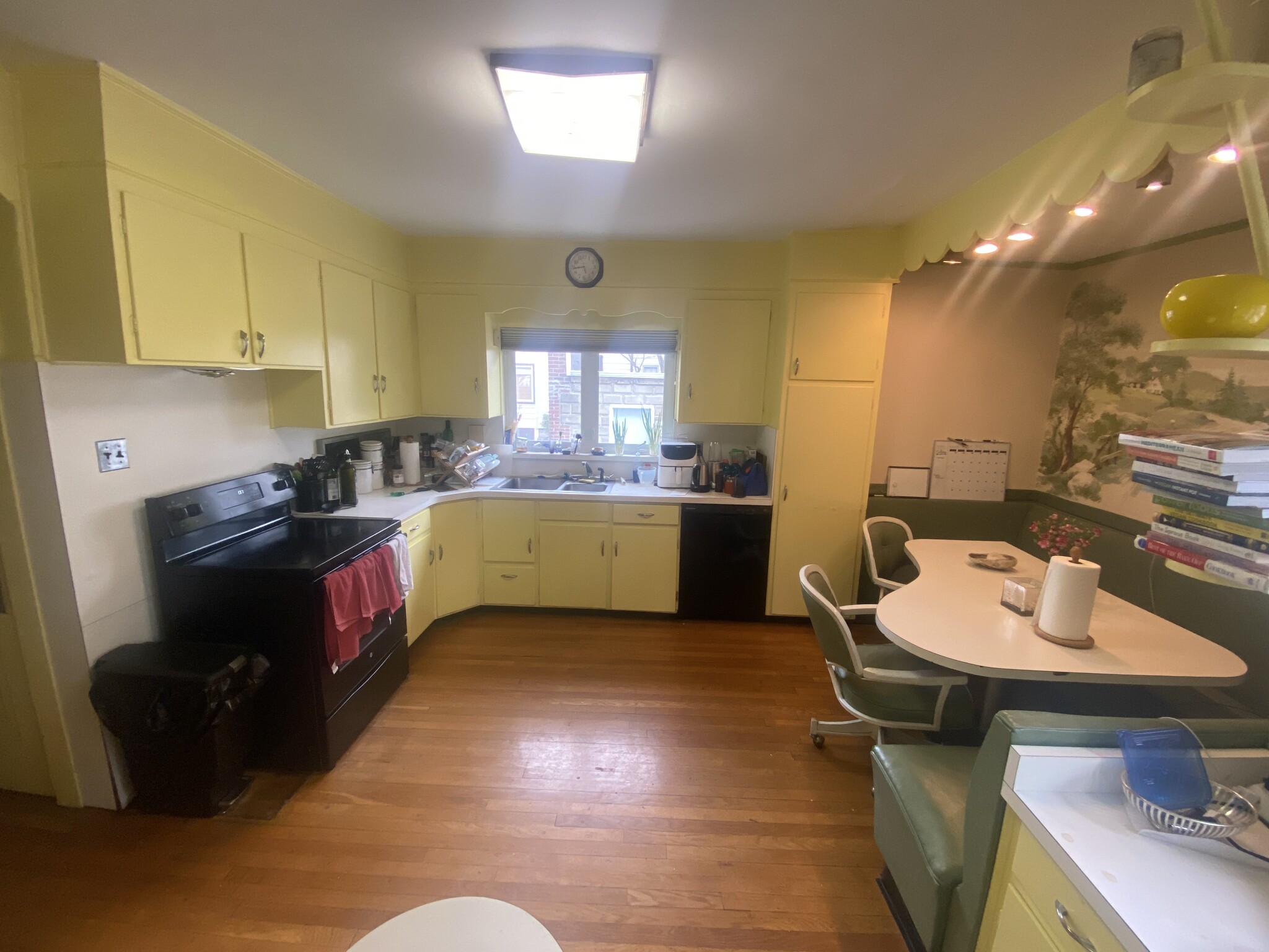 5 bed, 2 bath apartment for rent at 60 Rindge Ave, Cambridge — photo 3 of 19