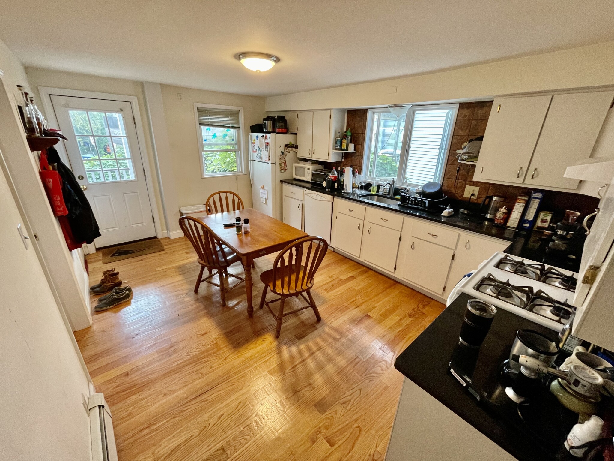 3 bed, 2 bath apartment for rent at 238 Cedar St Unit 1, Somerville — photo 1 of 16