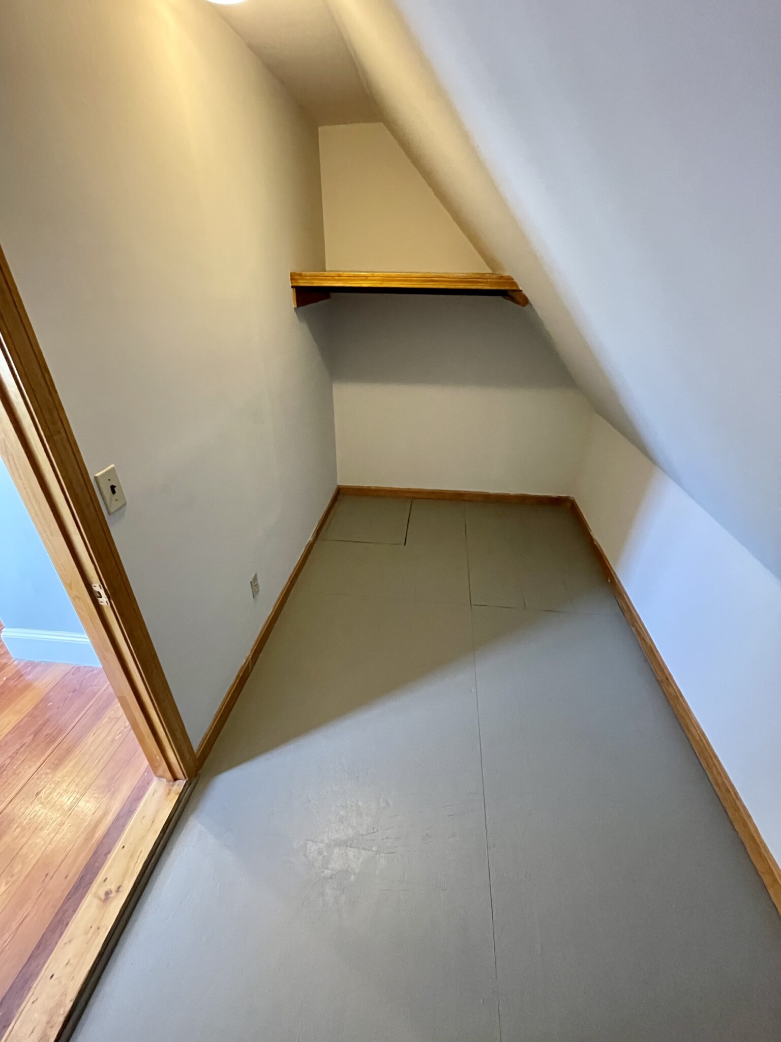 3 bed, 2 bath apartment for rent at 8 Cutter Park Unit 2, Somerville — photo 9 of 16