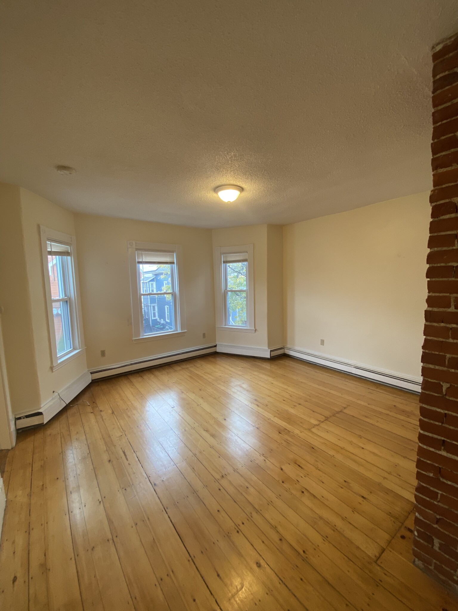 3 bed, 1 bath apartment for rent at 30 Otis St Unit 2, Somerville — photo 1 of 16