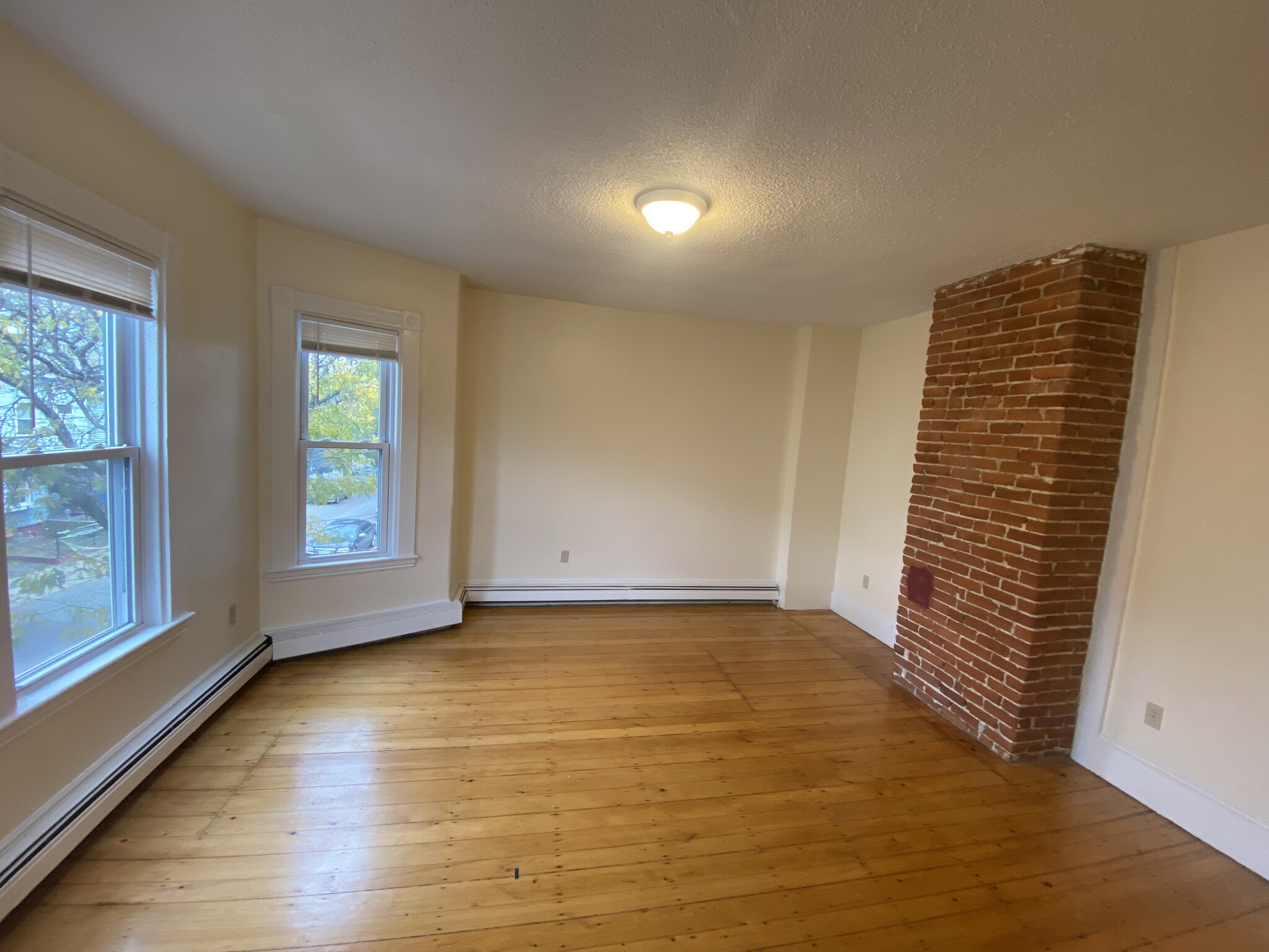 3 bed, 1 bath apartment for rent at 30 Otis St Unit 2, Somerville — photo 2 of 16