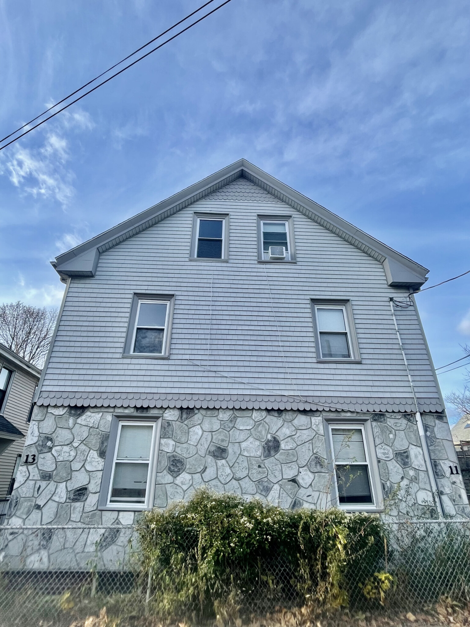 2 bed, 1 bath apartment for rent at 11 Andrew St Unit 1, Cambridge — photo 2 of 13