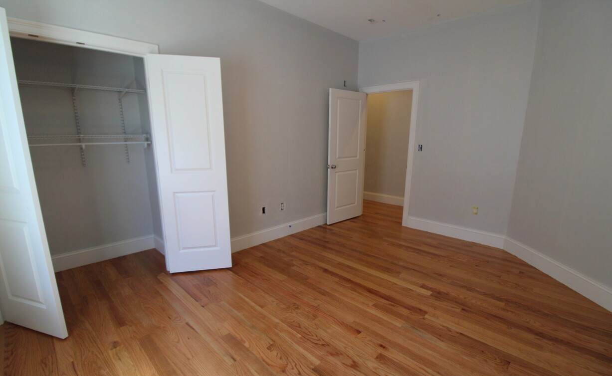 8 Islington St, Allston