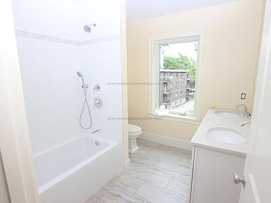 8 Cufflin St, Oak Square