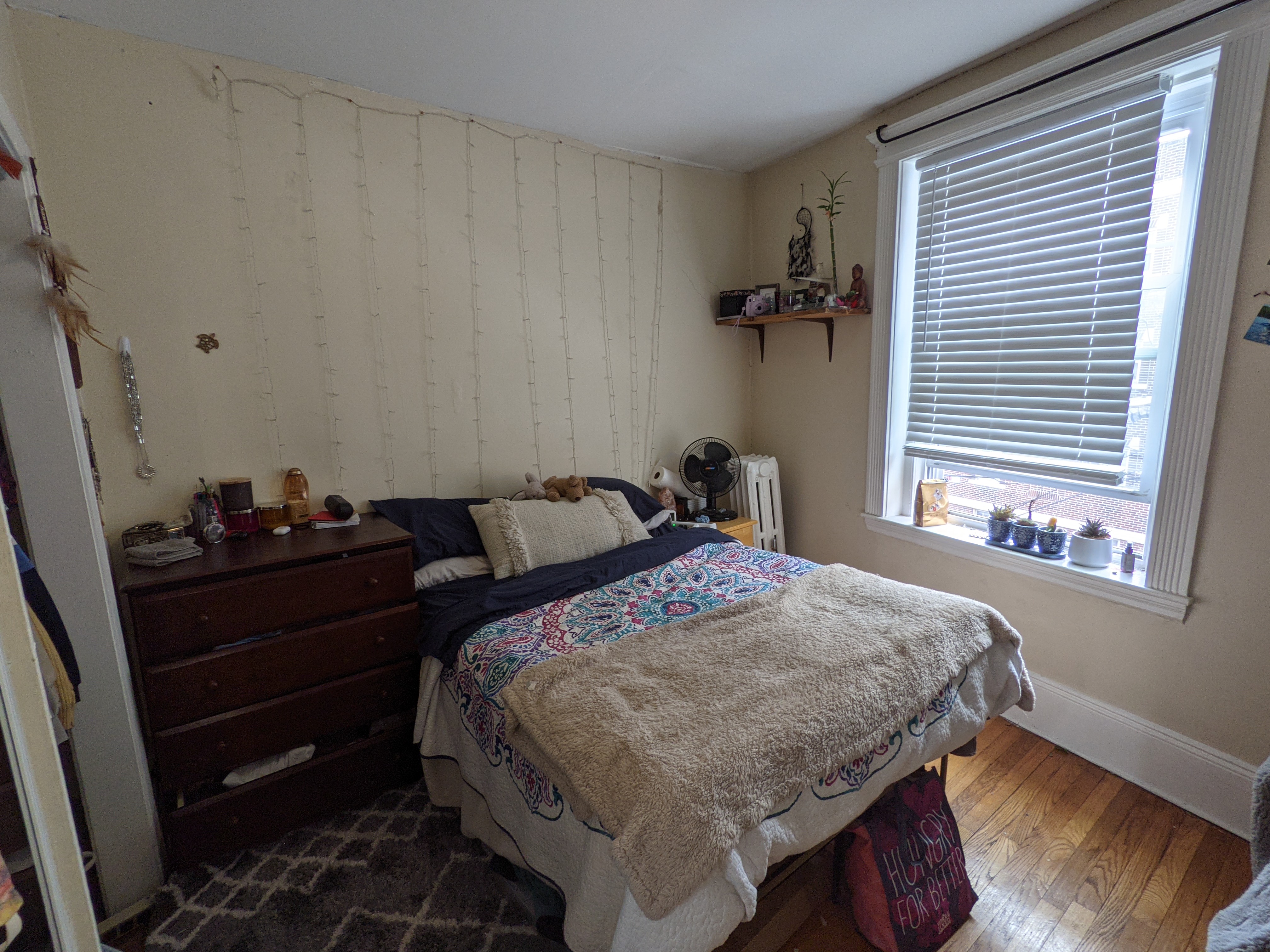 4 bed, 1 bath apartment for rent at 158 Kelton St Unit 6, Allston — photo 9 of 10