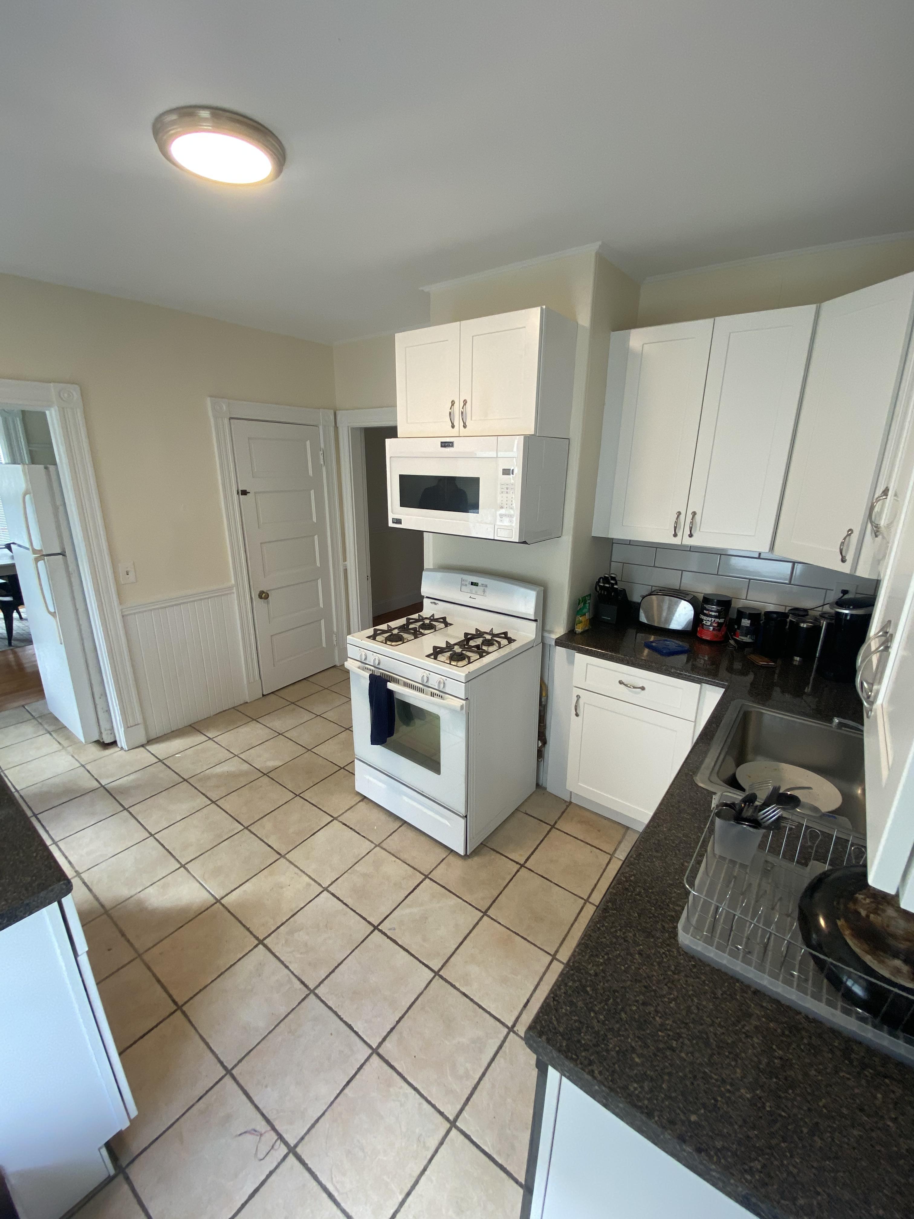 4 bed, 1 bath apartment for rent at 31 Hobson St Unit 0, Brighton