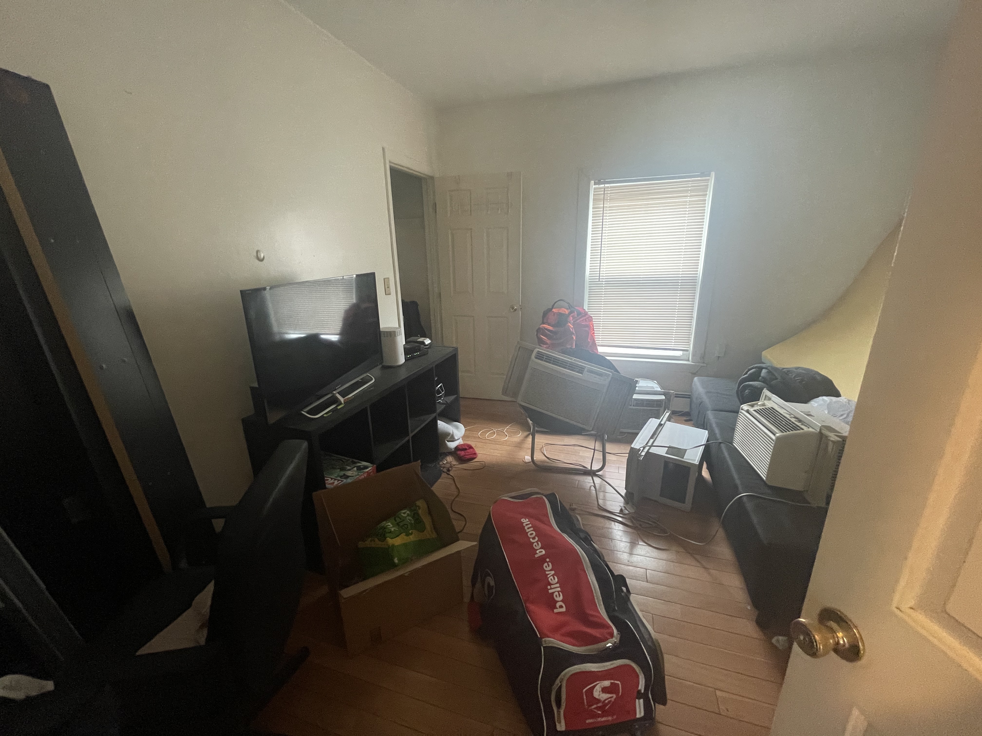 4 bed, 2 bath apartment for rent at 83 Linden St Unit 2COPY, Allston — photo 3 of 11